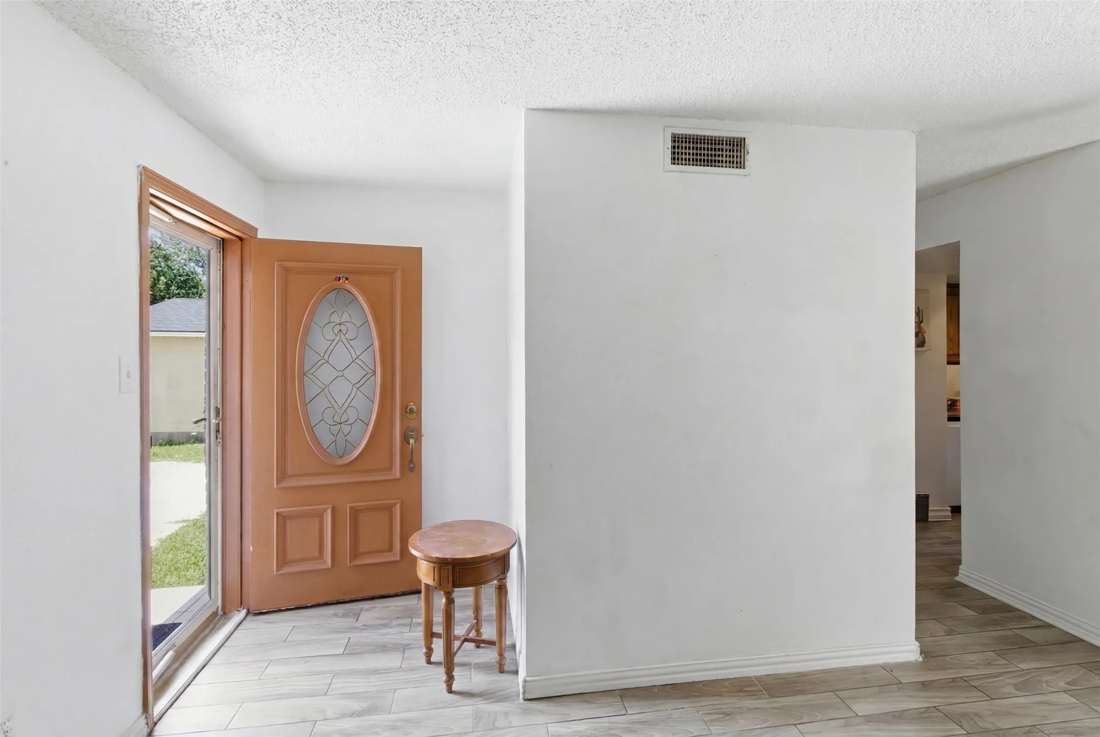 Single Family Residence For Sale in Dallas County , 2729 Posey Drive, Irving, Texas 75062, 4 Bedroom, 3 Bathroom, Garage spaces, 1,711 Sqft, built in 1961, mls#21383275, Real Estate Agent in Irving, Homes For Sale in Dallas county, Homes For Sale in Irving, Realtor in Irving Texas, Real Estate Brokerage Independent Realty Texas, Luminita Cordes Realtor