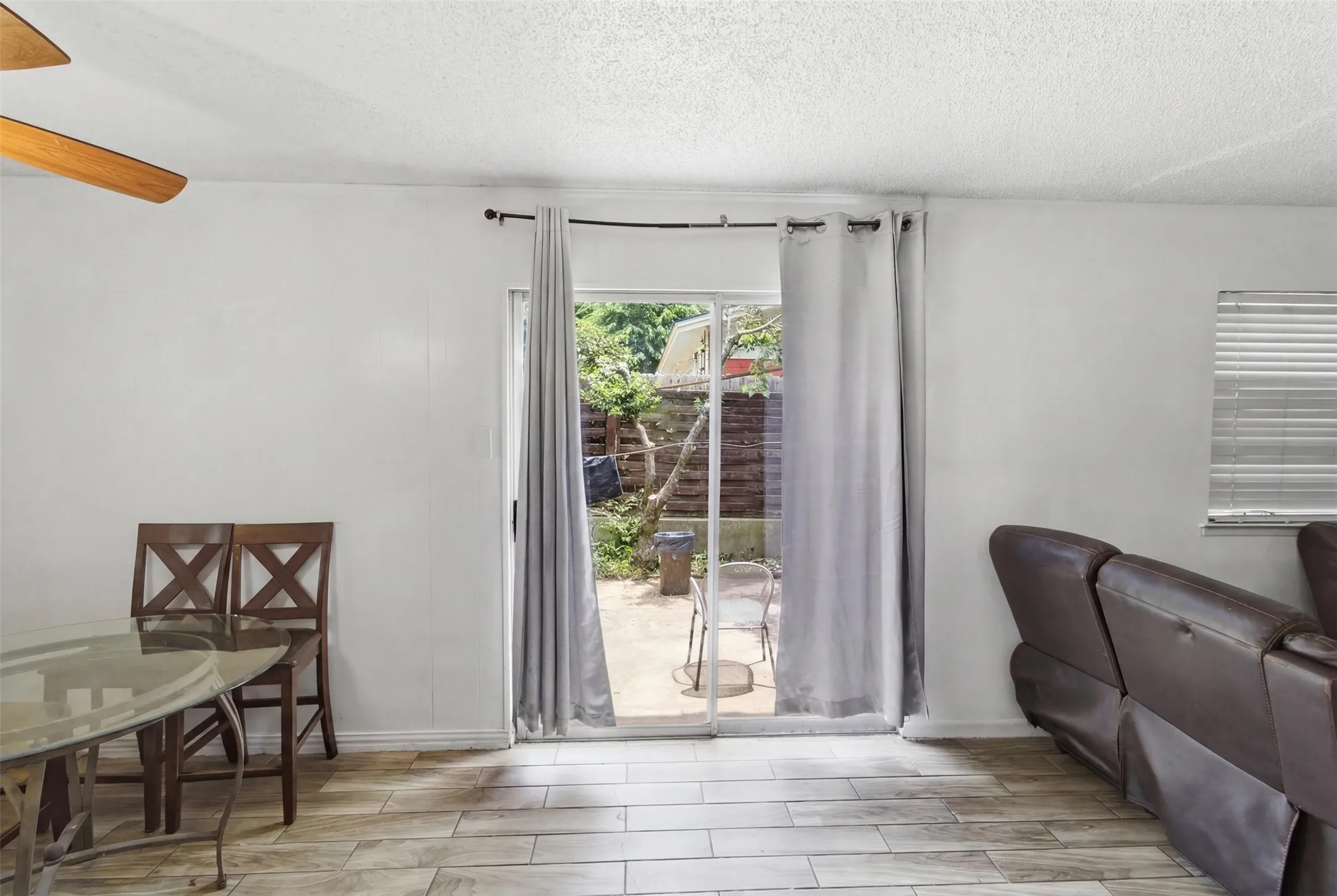 Single Family Residence For Sale in Dallas County , 2729 Posey Drive, Irving, Texas 75062, 4 Bedroom, 3 Bathroom, Garage spaces, 1,711 Sqft, built in 1961, mls#21383275, Real Estate Agent in Irving, Homes For Sale in Dallas county, Homes For Sale in Irving, Realtor in Irving Texas, Real Estate Brokerage Independent Realty Texas, Luminita Cordes Realtor