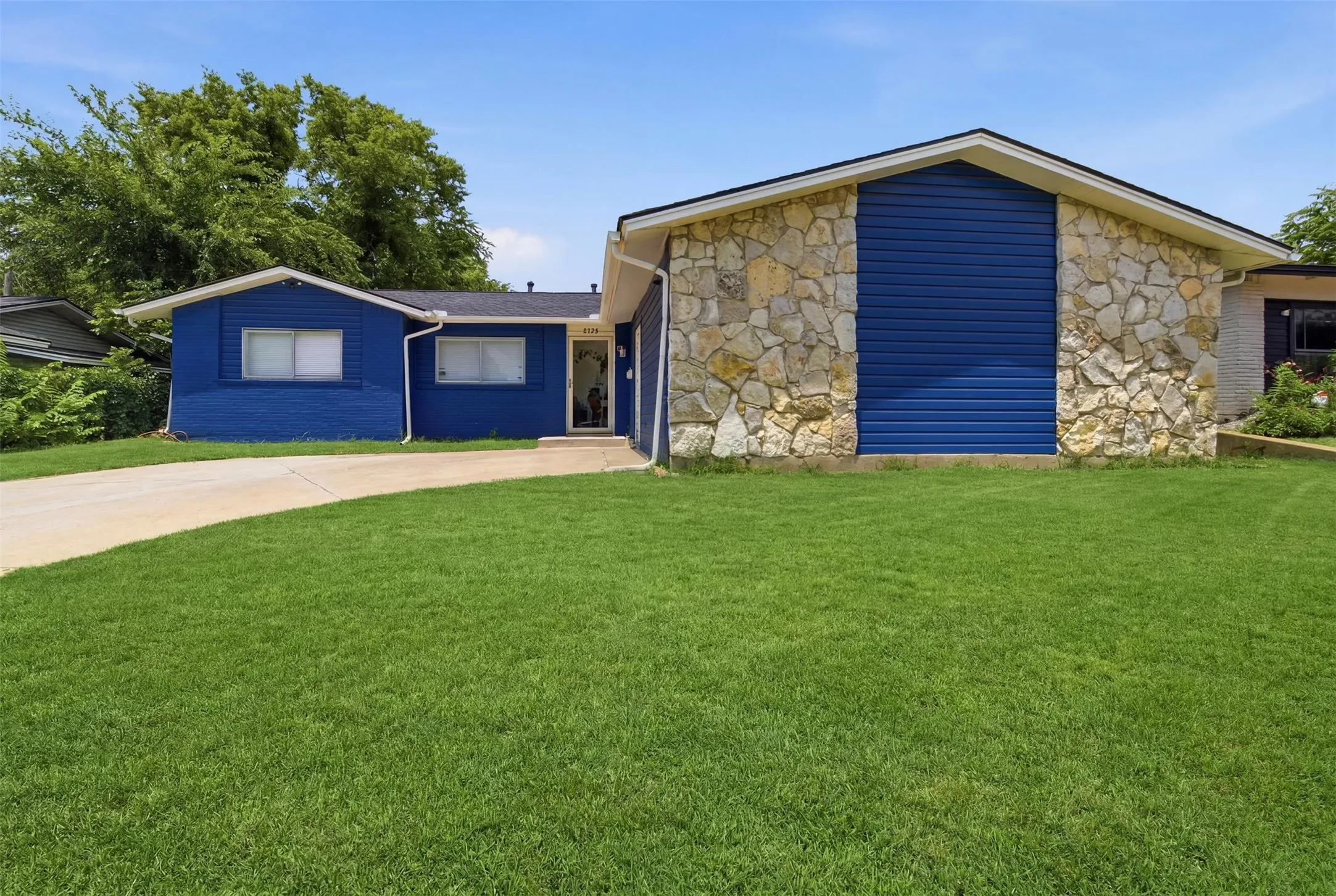 Single Family Residence For Sale in Dallas County , 2729 Posey Drive, Irving, Texas 75062, 4 Bedroom, 3 Bathroom, Garage spaces, 1,711 Sqft, built in 1961, mls#21383275, Real Estate Agent in Irving, Homes For Sale in Dallas county, Homes For Sale in Irving, Realtor in Irving Texas, Real Estate Brokerage Independent Realty Texas, Luminita Cordes Realtor