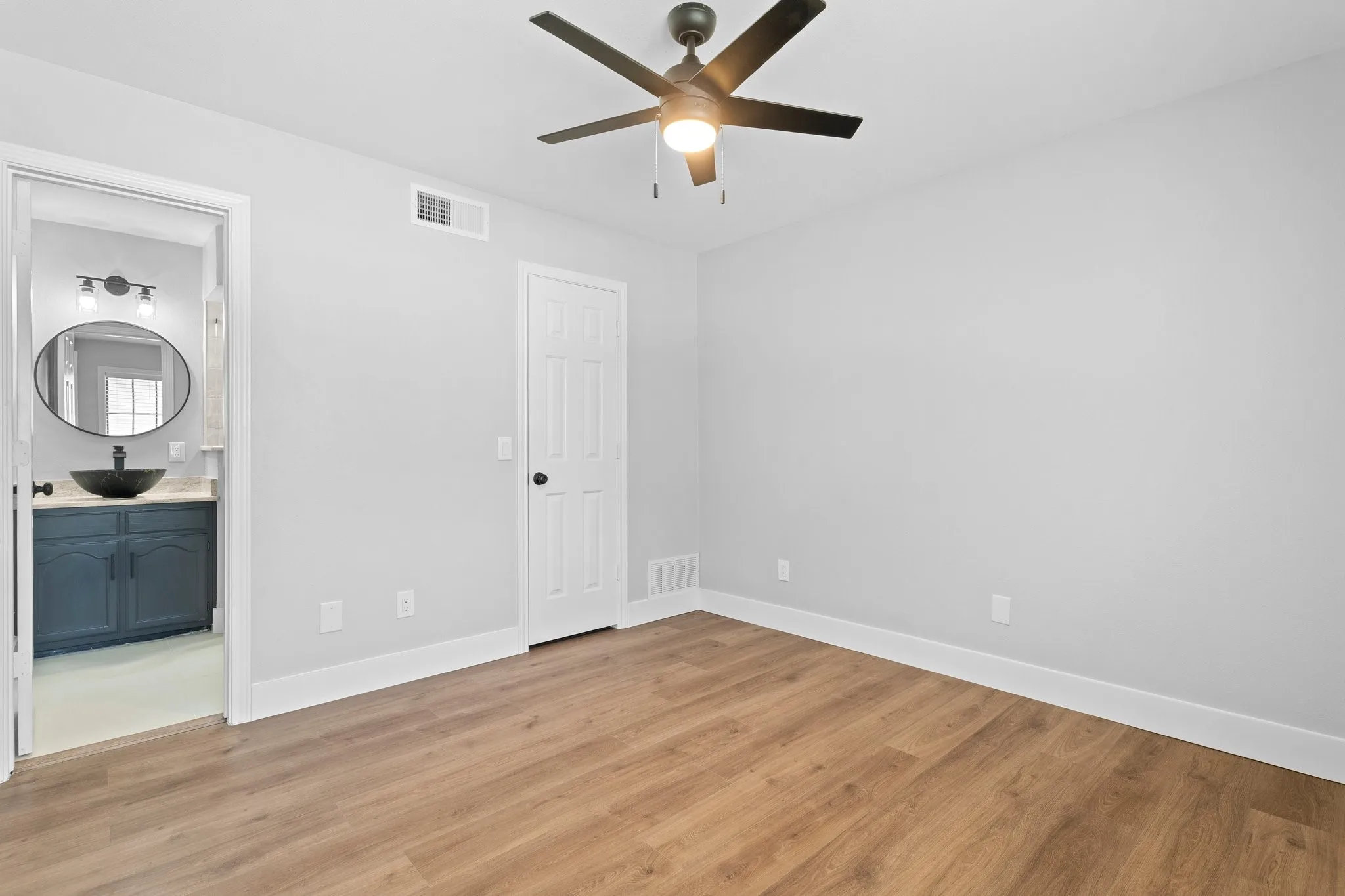 Single Family Residence For Rent in Collin County , 100 Park Circle, Mc Kinney, Texas 75069, 3 Bedroom, 3 Bathroom, 2 Garage spaces, 1,616 Sqft, built in 1985, mls#21383298, Real Estate Agent in Mc Kinney, Homes For Rent in Collin county, Homes For Rent in Mc Kinney, Realtor in Mc Kinney Texas, Real Estate Brokerage Independent Realty Texas, Luminita Cordes Realtor