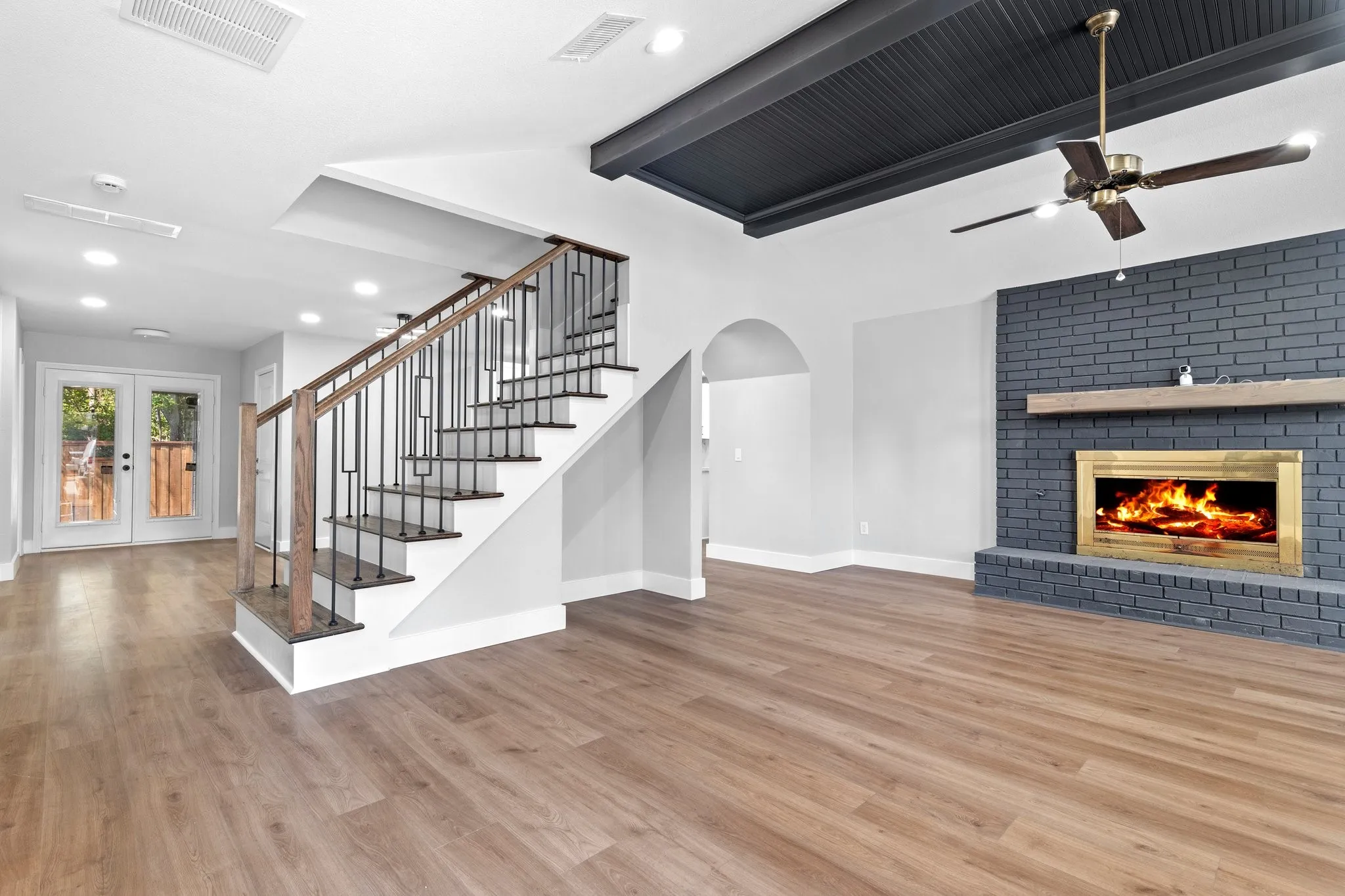 Single Family Residence For Rent in Collin County , 100 Park Circle, Mc Kinney, Texas 75069, 3 Bedroom, 3 Bathroom, 2 Garage spaces, 1,616 Sqft, built in 1985, mls#21383298, Real Estate Agent in Mc Kinney, Homes For Rent in Collin county, Homes For Rent in Mc Kinney, Realtor in Mc Kinney Texas, Real Estate Brokerage Independent Realty Texas, Luminita Cordes Realtor