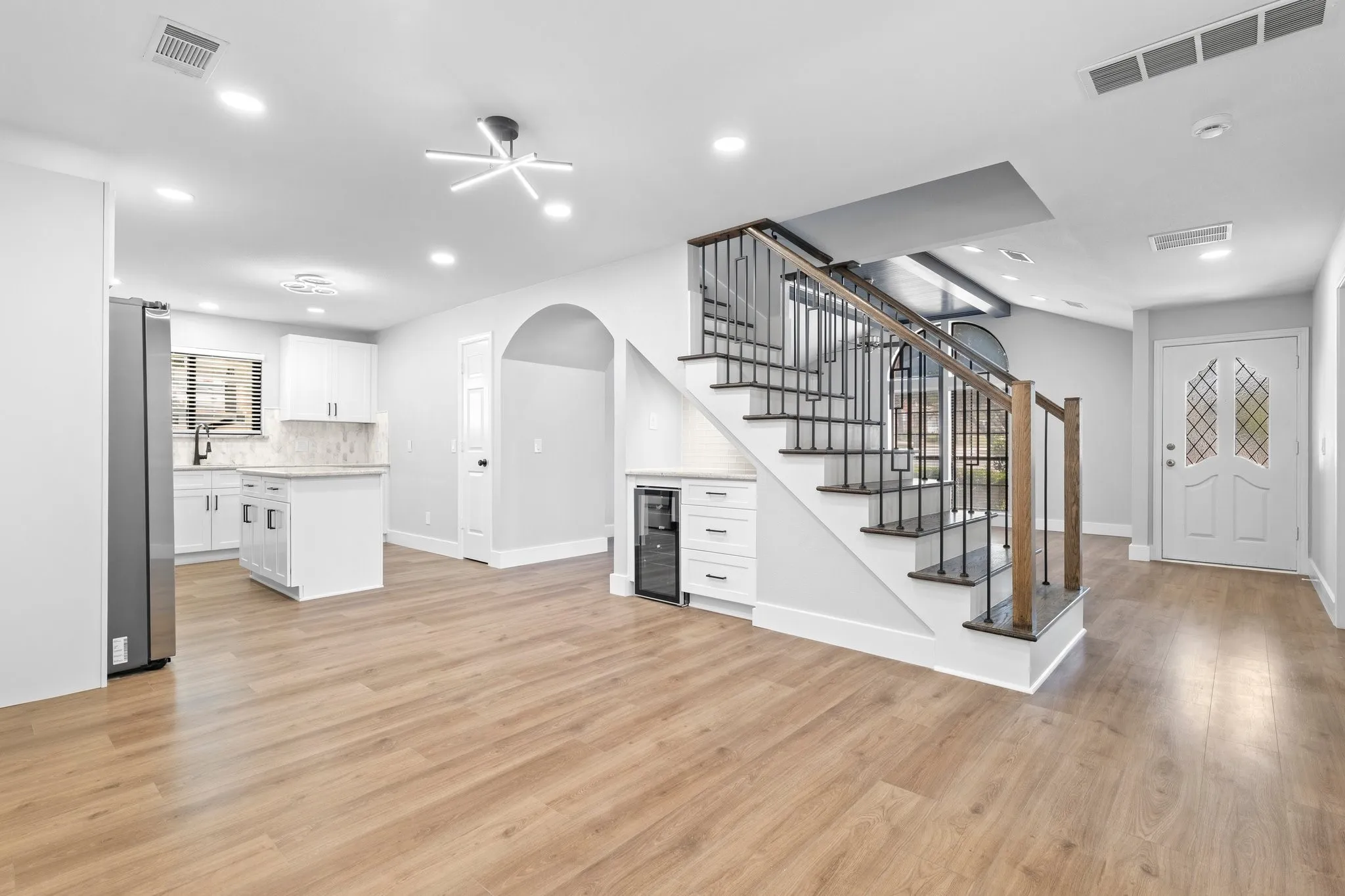 Single Family Residence For Rent in Collin County , 100 Park Circle, Mc Kinney, Texas 75069, 3 Bedroom, 3 Bathroom, 2 Garage spaces, 1,616 Sqft, built in 1985, mls#21383298, Real Estate Agent in Mc Kinney, Homes For Rent in Collin county, Homes For Rent in Mc Kinney, Realtor in Mc Kinney Texas, Real Estate Brokerage Independent Realty Texas, Luminita Cordes Realtor