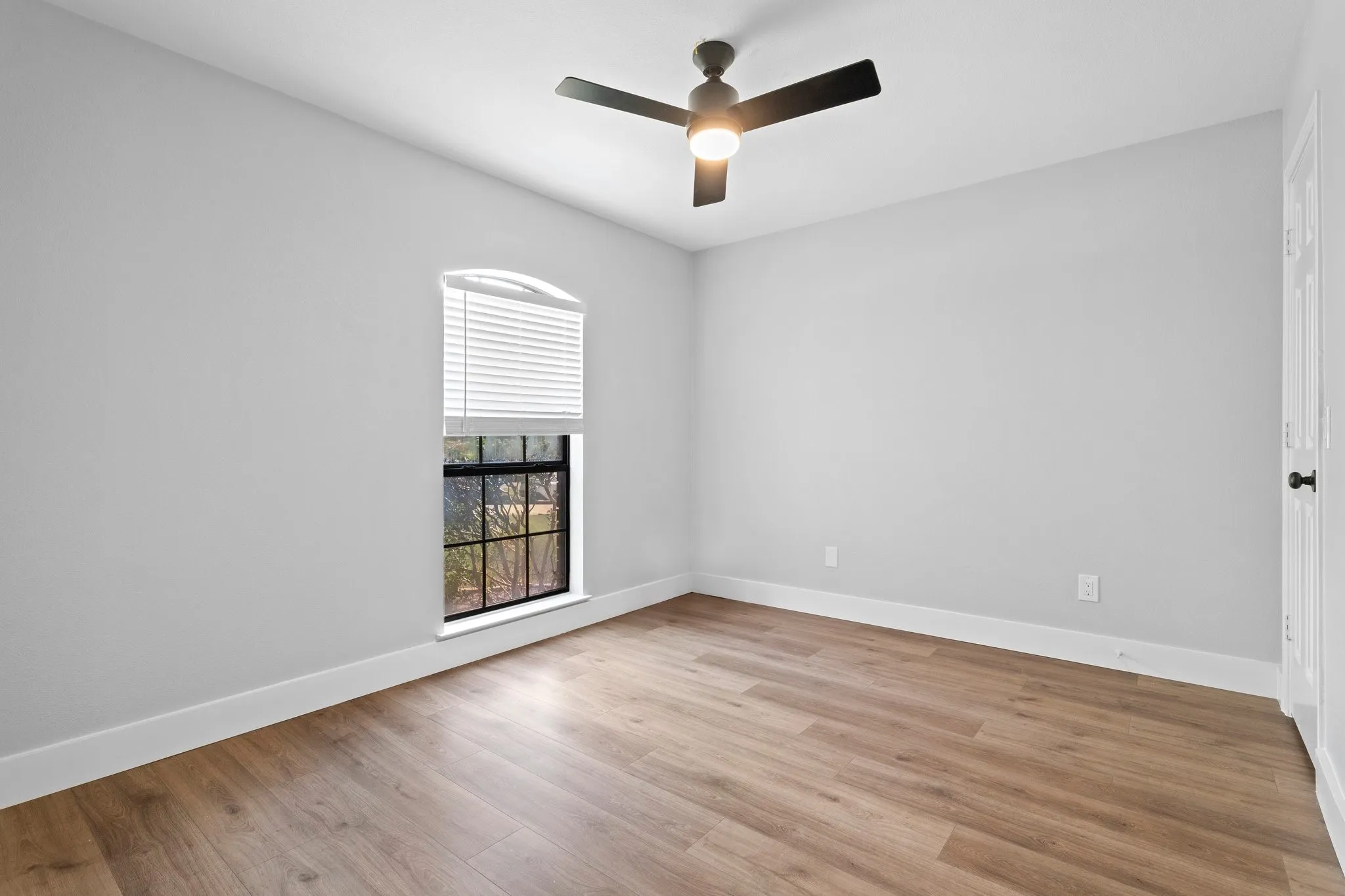 Single Family Residence For Rent in Collin County , 100 Park Circle, Mc Kinney, Texas 75069, 3 Bedroom, 3 Bathroom, 2 Garage spaces, 1,616 Sqft, built in 1985, mls#21383298, Real Estate Agent in Mc Kinney, Homes For Rent in Collin county, Homes For Rent in Mc Kinney, Realtor in Mc Kinney Texas, Real Estate Brokerage Independent Realty Texas, Luminita Cordes Realtor