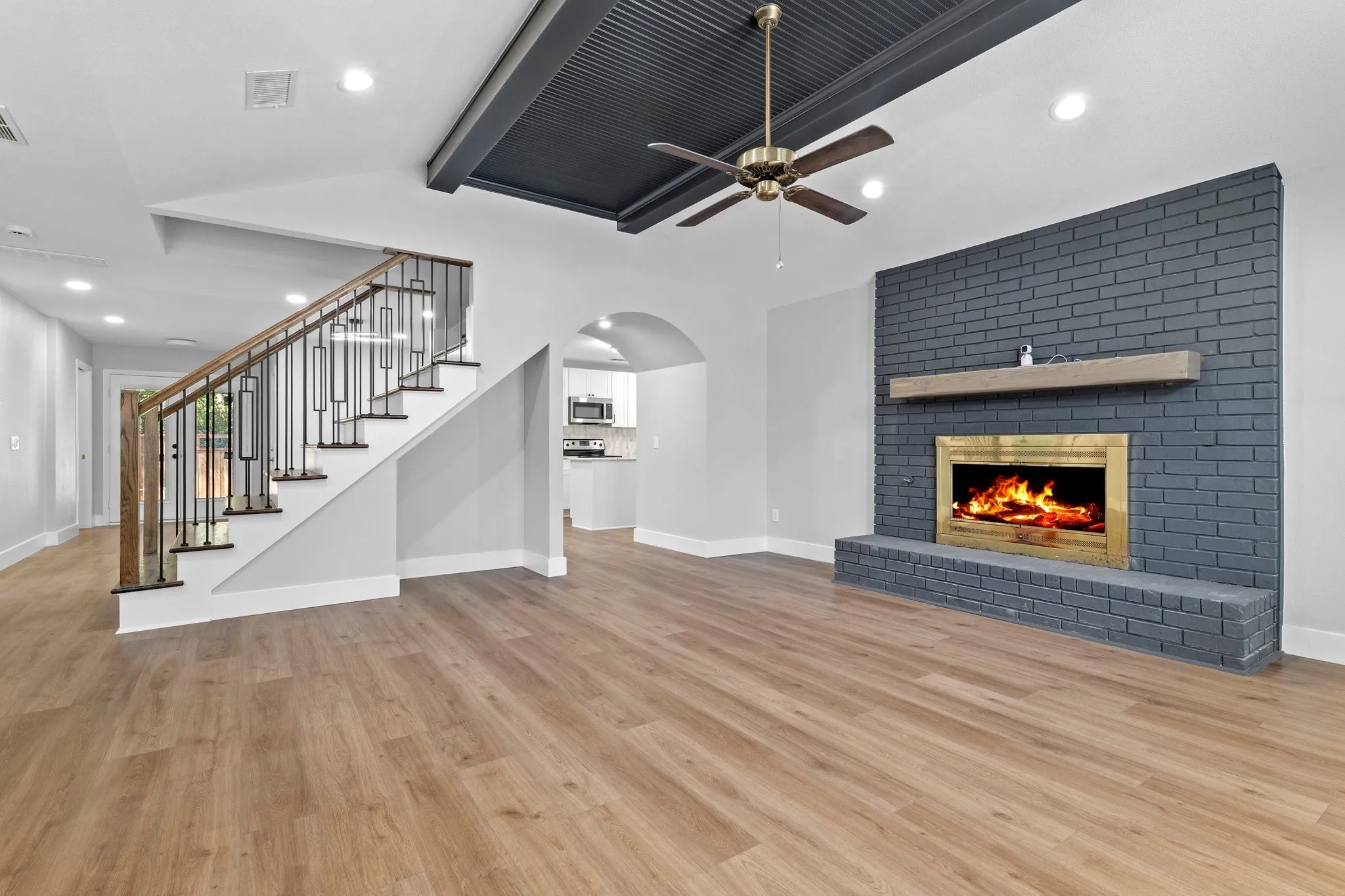 Single Family Residence For Rent in Collin County , 100 Park Circle, Mc Kinney, Texas 75069, 3 Bedroom, 3 Bathroom, 2 Garage spaces, 1,616 Sqft, built in 1985, mls#21383298, Real Estate Agent in Mc Kinney, Homes For Rent in Collin county, Homes For Rent in Mc Kinney, Realtor in Mc Kinney Texas, Real Estate Brokerage Independent Realty Texas, Luminita Cordes Realtor