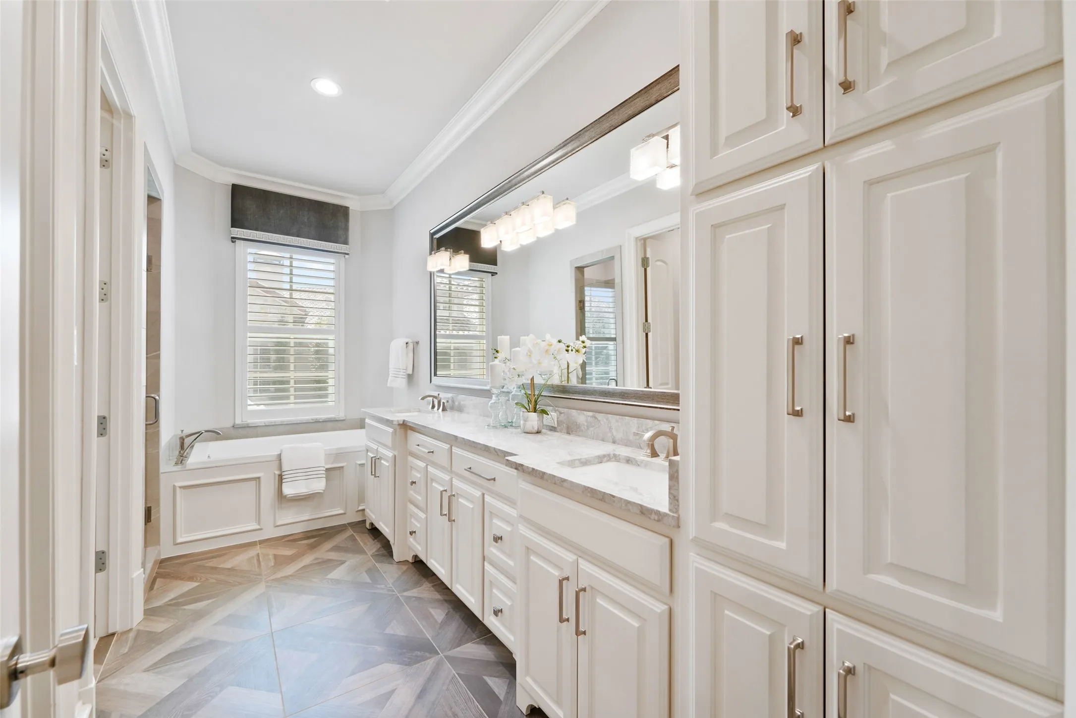 Single Family Residence For Sale in Collin County , 6908 Istina Drive, Mc Kinney, Texas 75072, 4 Bedroom, 4 Bathroom, 2 Garage spaces, 3,189 Sqft, built in 2017, mls#21368088, Real Estate Agent in Mc Kinney, Homes For Sale in Collin county, Homes For Sale in Mc Kinney, Realtor in Mc Kinney Texas, Real Estate Brokerage Independent Realty Texas, Luminita Cordes Realtor