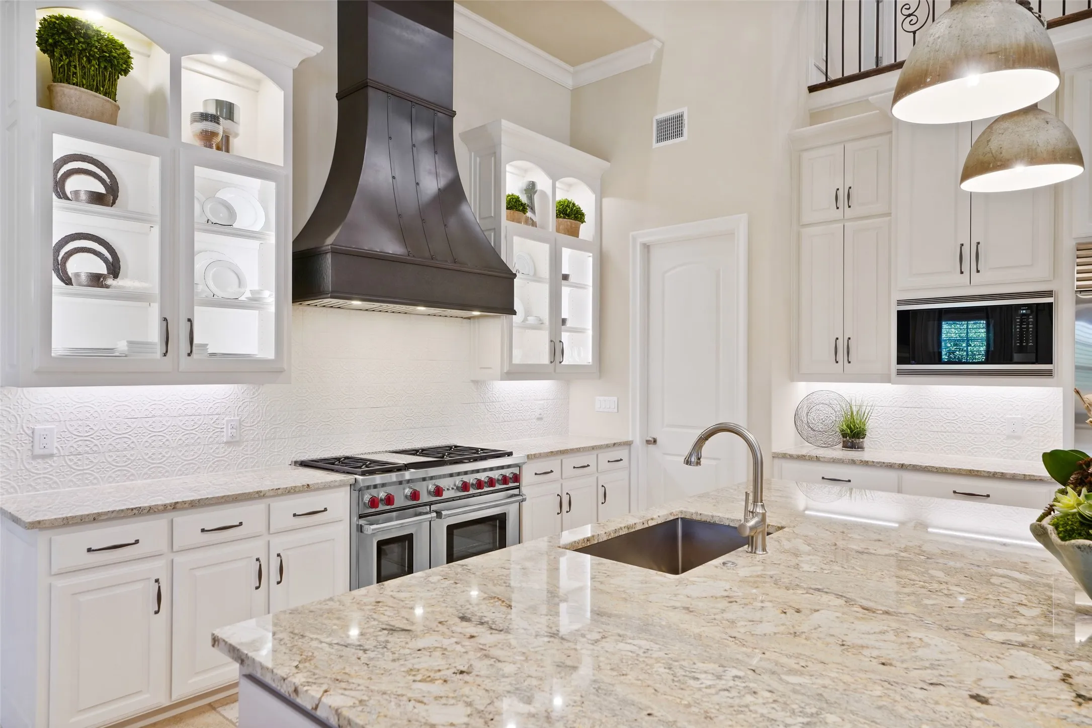 Single Family Residence For Sale in Collin County , 6908 Istina Drive, Mc Kinney, Texas 75072, 4 Bedroom, 4 Bathroom, 2 Garage spaces, 3,189 Sqft, built in 2017, mls#21368088, Real Estate Agent in Mc Kinney, Homes For Sale in Collin county, Homes For Sale in Mc Kinney, Realtor in Mc Kinney Texas, Real Estate Brokerage Independent Realty Texas, Luminita Cordes Realtor