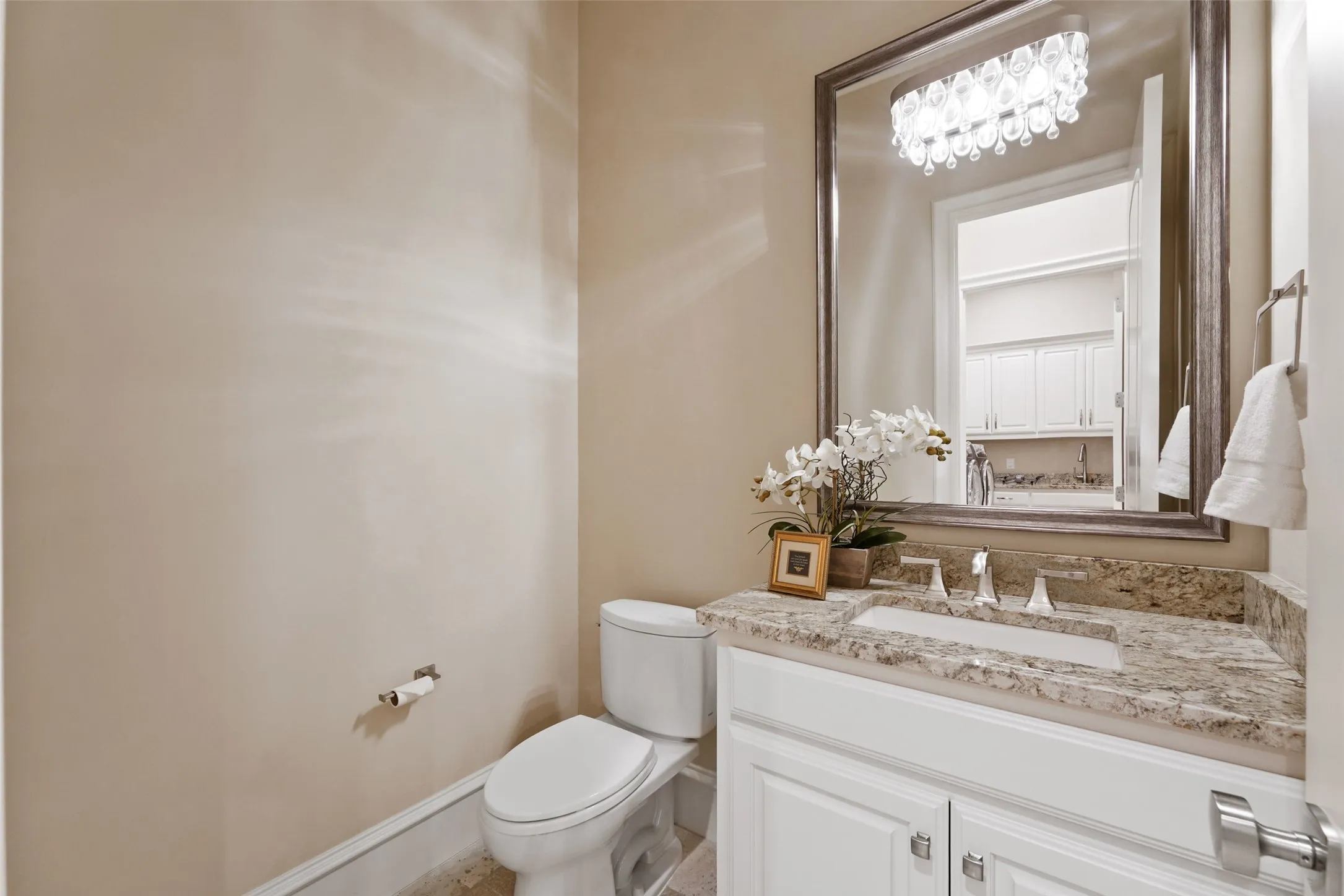 Single Family Residence For Sale in Collin County , 6908 Istina Drive, Mc Kinney, Texas 75072, 4 Bedroom, 4 Bathroom, 2 Garage spaces, 3,189 Sqft, built in 2017, mls#21368088, Real Estate Agent in Mc Kinney, Homes For Sale in Collin county, Homes For Sale in Mc Kinney, Realtor in Mc Kinney Texas, Real Estate Brokerage Independent Realty Texas, Luminita Cordes Realtor