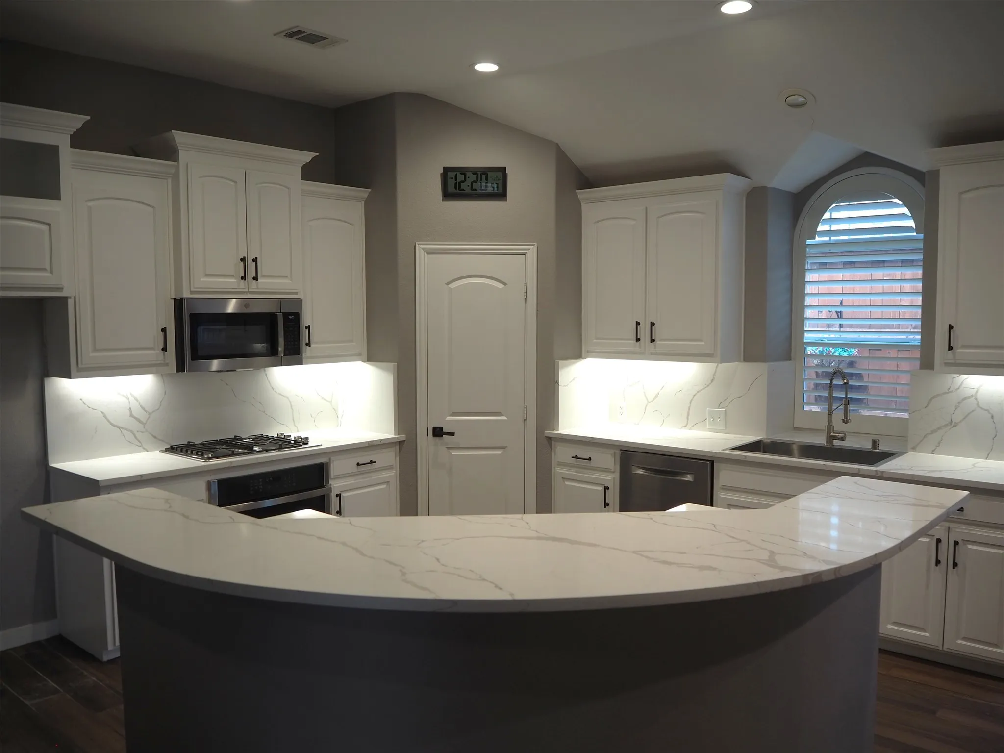 Single Family Residence For Rent in Denton County , 14012 Badger Creek Drive, Frisco, Texas 75033, 4 Bedroom, 3 Bathroom, 2 Garage spaces, 3,646 Sqft, built in 2010, mls#21383314, Real Estate Agent in Frisco, Homes For Rent in Denton county, Homes For Rent in Frisco, Realtor in Frisco Texas, Real Estate Brokerage Independent Realty Texas, Luminita Cordes Realtor