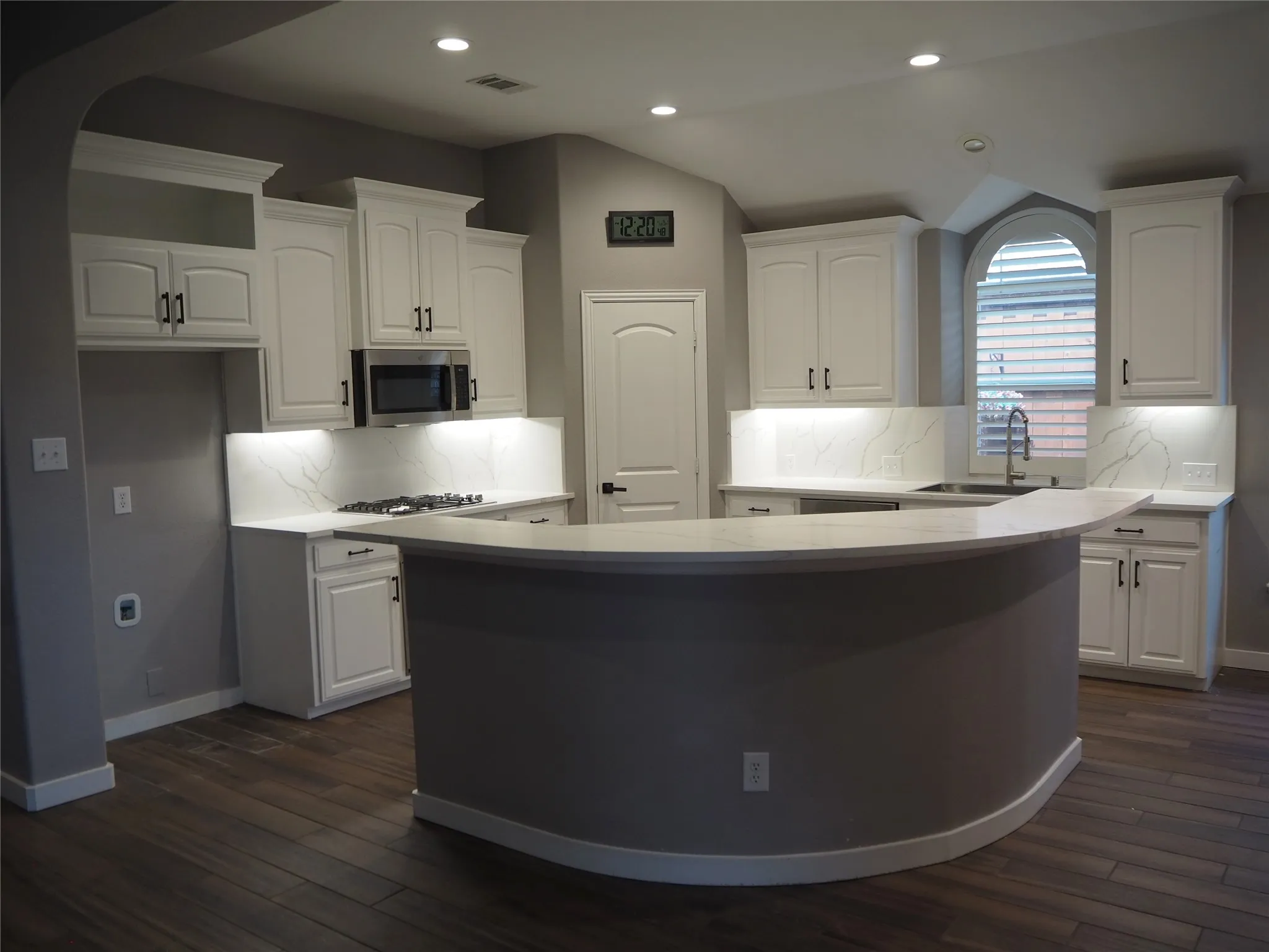 Single Family Residence For Rent in Denton County , 14012 Badger Creek Drive, Frisco, Texas 75033, 4 Bedroom, 3 Bathroom, 2 Garage spaces, 3,646 Sqft, built in 2010, mls#21383314, Real Estate Agent in Frisco, Homes For Rent in Denton county, Homes For Rent in Frisco, Realtor in Frisco Texas, Real Estate Brokerage Independent Realty Texas, Luminita Cordes Realtor