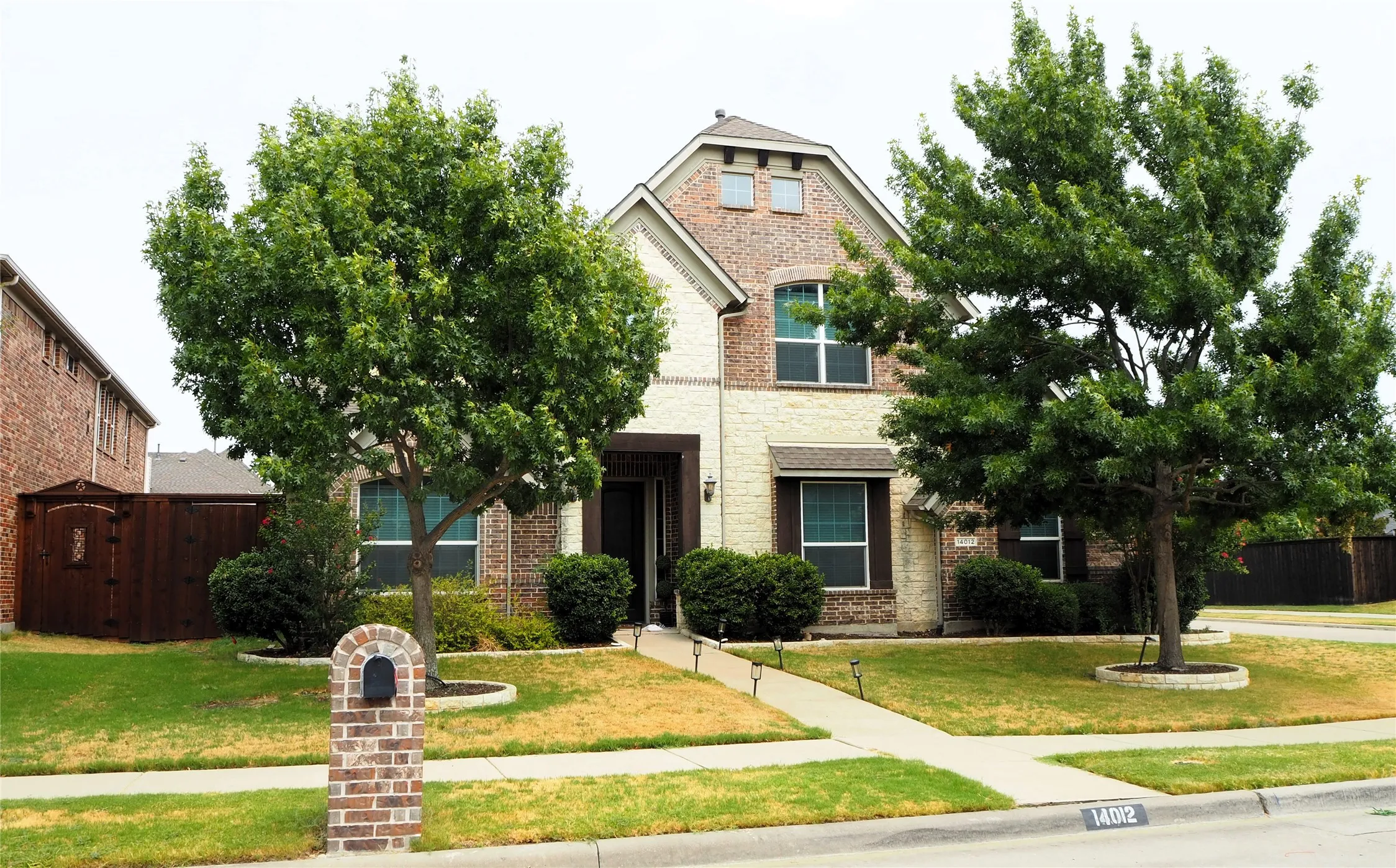 Single Family Residence For Rent in Denton County , 14012 Badger Creek Drive, Frisco, Texas 75033, 4 Bedroom, 3 Bathroom, 2 Garage spaces, 3,646 Sqft, built in 2010, mls#21383314, Real Estate Agent in Frisco, Homes For Rent in Denton county, Homes For Rent in Frisco, Realtor in Frisco Texas, Real Estate Brokerage Independent Realty Texas, Luminita Cordes Realtor