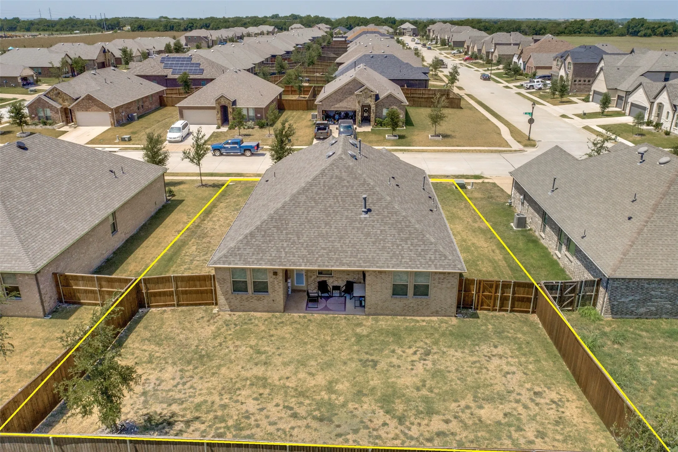 Single Family Residence For Sale in Collin County , 2805 Lilly Lane, Anna, Texas 75409, 3 Bedroom, 2 Bathroom, 2 Garage spaces, 1,629 Sqft, built in 2022, mls#21360762, Real Estate Agent in Anna, Homes For Sale in Collin county, Homes For Sale in Anna, Realtor in Anna Texas, Real Estate Brokerage Independent Realty Texas, Luminita Cordes Realtor