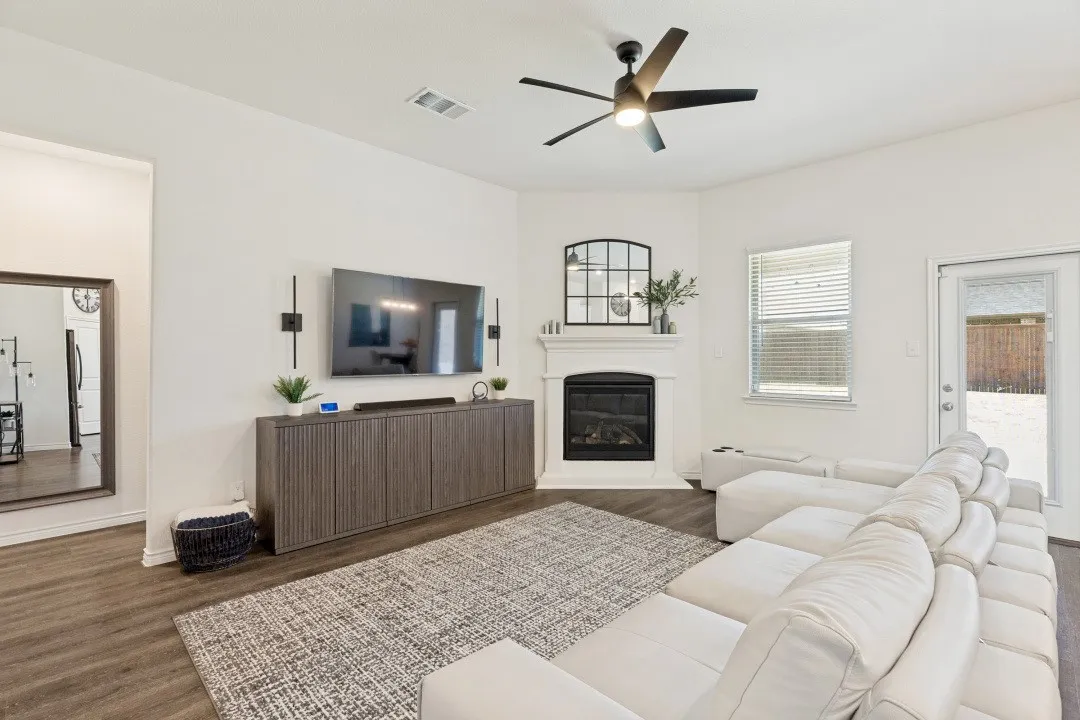 Single Family Residence For Sale in Collin County , 2805 Lilly Lane, Anna, Texas 75409, 3 Bedroom, 2 Bathroom, 2 Garage spaces, 1,629 Sqft, built in 2022, mls#21360762, Real Estate Agent in Anna, Homes For Sale in Collin county, Homes For Sale in Anna, Realtor in Anna Texas, Real Estate Brokerage Independent Realty Texas, Luminita Cordes Realtor