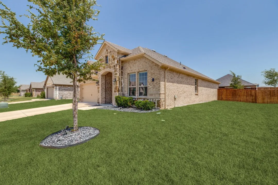 Single Family Residence For Sale in Collin County , 2805 Lilly Lane, Anna, Texas 75409, 3 Bedroom, 2 Bathroom, 2 Garage spaces, 1,629 Sqft, built in 2022, mls#21360762, Real Estate Agent in Anna, Homes For Sale in Collin county, Homes For Sale in Anna, Realtor in Anna Texas, Real Estate Brokerage Independent Realty Texas, Luminita Cordes Realtor