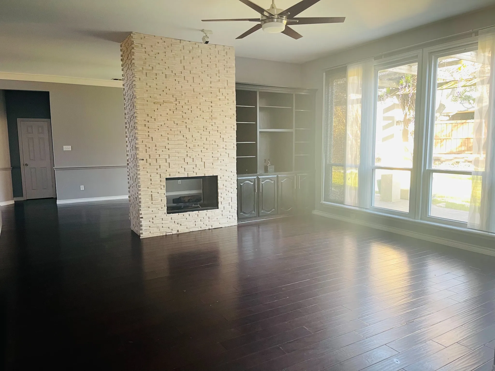 Single Family Residence For Rent in Tarrant County , 1214 Glenbury Court, Arlington, Texas 76006, 6 Bedroom, 4 Bathroom, 2 Garage spaces, 3,642 Sqft, built in 1995, mls#21383319, Real Estate Agent in Arlington, Homes For Rent in Tarrant county, Homes For Rent in Arlington, Realtor in Arlington Texas, Real Estate Brokerage Independent Realty Texas, Luminita Cordes Realtor