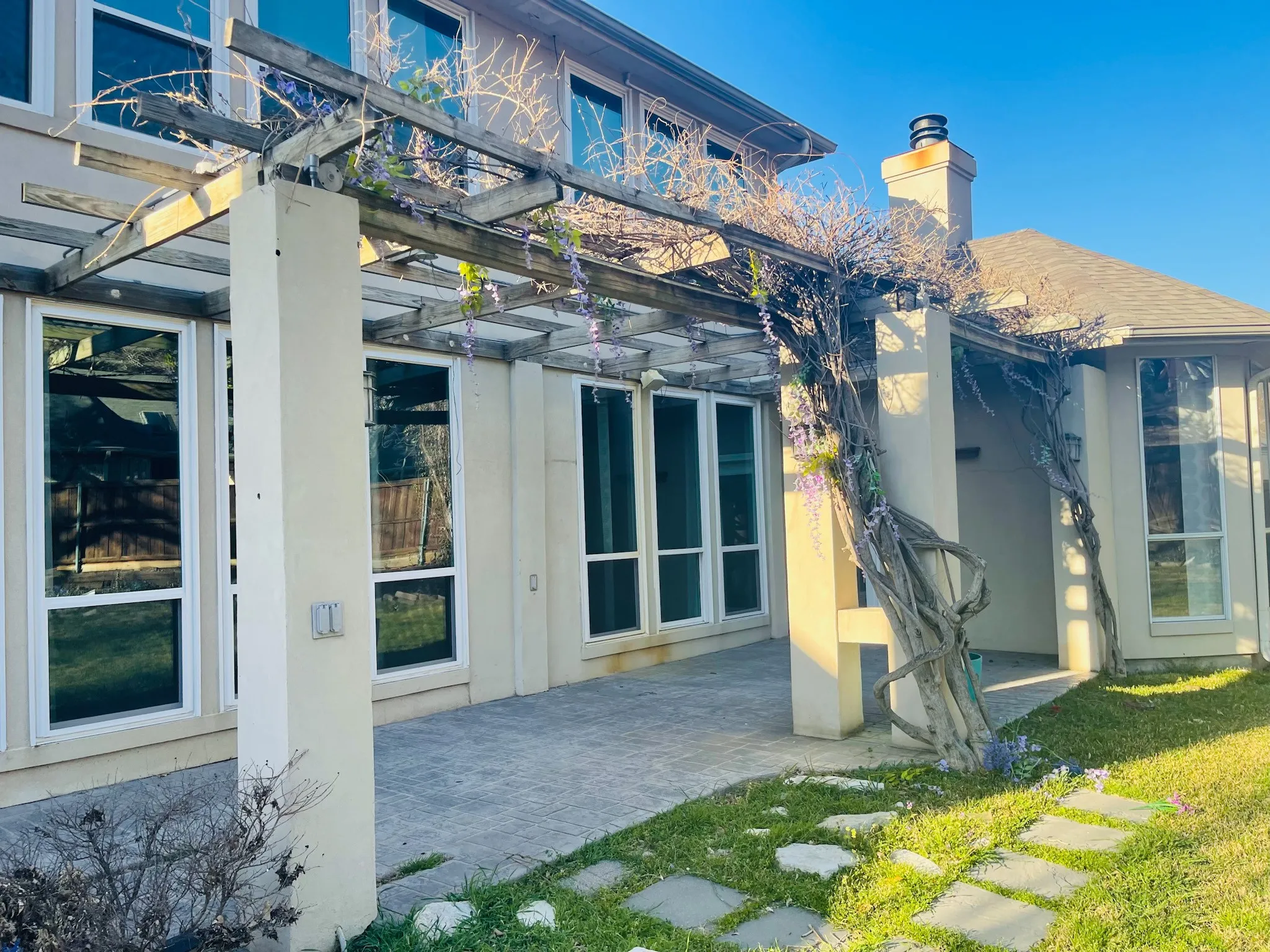 Single Family Residence For Rent in Tarrant County , 1214 Glenbury Court, Arlington, Texas 76006, 6 Bedroom, 4 Bathroom, 2 Garage spaces, 3,642 Sqft, built in 1995, mls#21383319, Real Estate Agent in Arlington, Homes For Rent in Tarrant county, Homes For Rent in Arlington, Realtor in Arlington Texas, Real Estate Brokerage Independent Realty Texas, Luminita Cordes Realtor