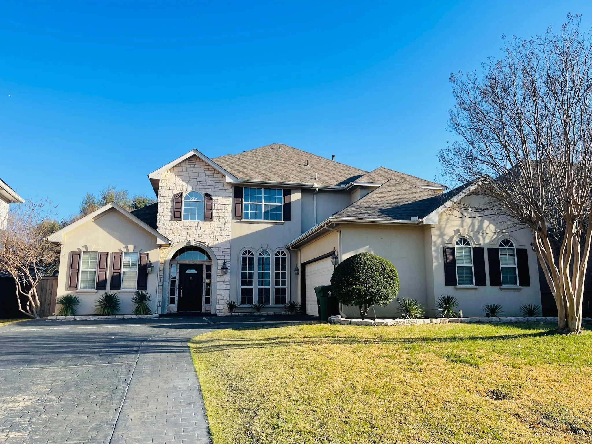 Single Family Residence For Rent in Tarrant County , 1214 Glenbury Court, Arlington, Texas 76006, 6 Bedroom, 4 Bathroom, 2 Garage spaces, 3,642 Sqft, built in 1995, mls#21383319, Real Estate Agent in Arlington, Homes For Rent in Tarrant county, Homes For Rent in Arlington, Realtor in Arlington Texas, Real Estate Brokerage Independent Realty Texas, Luminita Cordes Realtor