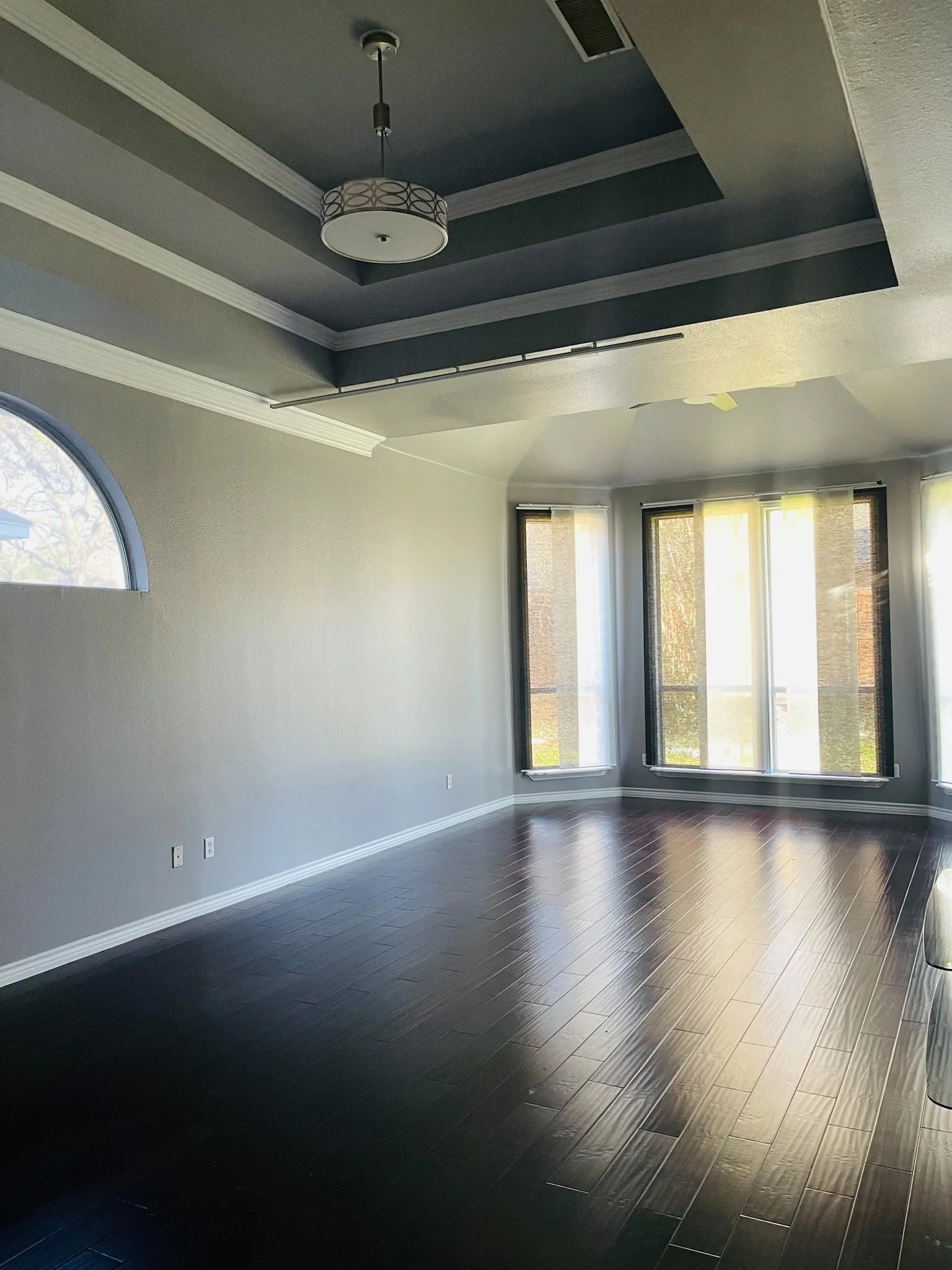 Single Family Residence For Rent in Tarrant County , 1214 Glenbury Court, Arlington, Texas 76006, 6 Bedroom, 4 Bathroom, 2 Garage spaces, 3,642 Sqft, built in 1995, mls#21383319, Real Estate Agent in Arlington, Homes For Rent in Tarrant county, Homes For Rent in Arlington, Realtor in Arlington Texas, Real Estate Brokerage Independent Realty Texas, Luminita Cordes Realtor