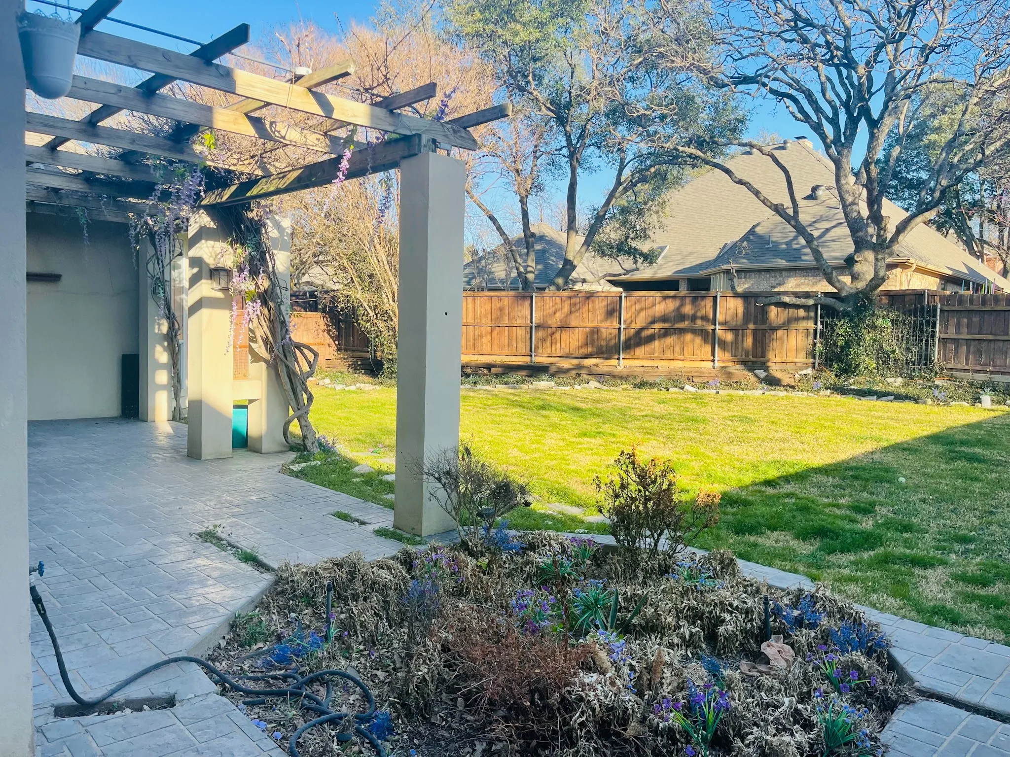 Single Family Residence For Rent in Tarrant County , 1214 Glenbury Court, Arlington, Texas 76006, 6 Bedroom, 4 Bathroom, 2 Garage spaces, 3,642 Sqft, built in 1995, mls#21383319, Real Estate Agent in Arlington, Homes For Rent in Tarrant county, Homes For Rent in Arlington, Realtor in Arlington Texas, Real Estate Brokerage Independent Realty Texas, Luminita Cordes Realtor