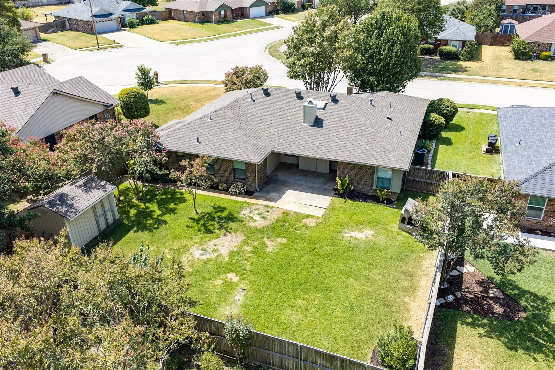 Single Family Residence For Sale in Tarrant County , 756 California, Keller, Texas 76248, 3 Bedroom, 2 Bathroom, 2 Garage spaces, 1,586 Sqft, built in 1985, mls#21381612, Real Estate Agent in Keller, Homes For Sale in Tarrant county, Homes For Sale in Keller, Realtor in Keller Texas, Real Estate Brokerage Independent Realty Texas, Luminita Cordes Realtor