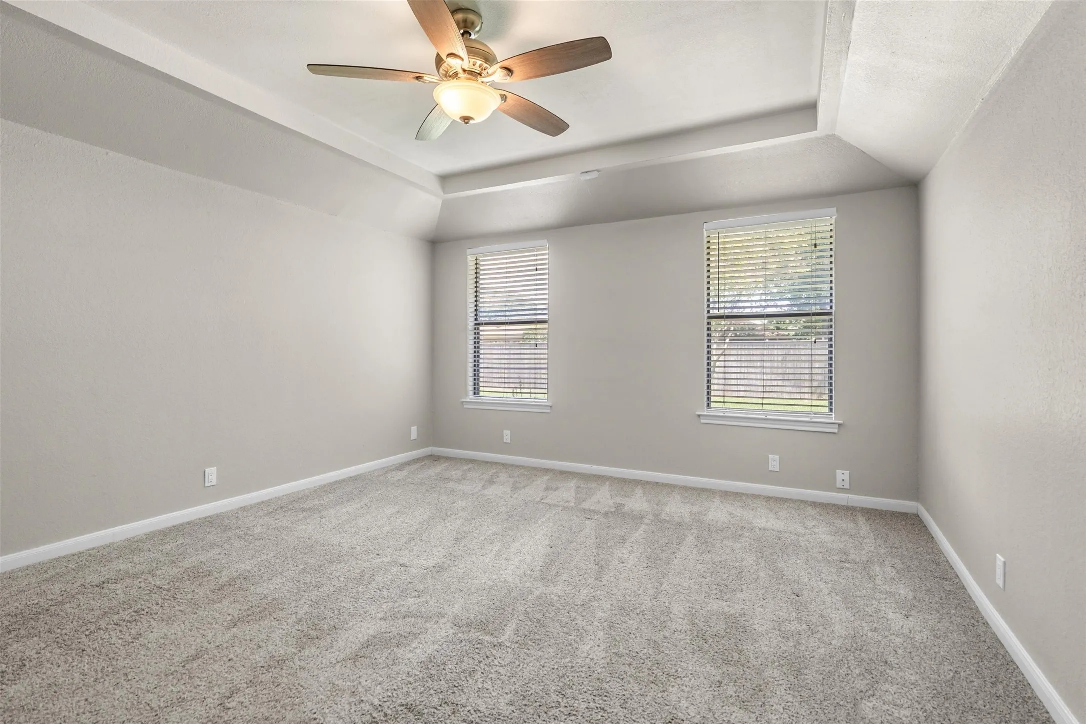 Single Family Residence For Sale in Tarrant County , 756 California, Keller, Texas 76248, 3 Bedroom, 2 Bathroom, 2 Garage spaces, 1,586 Sqft, built in 1985, mls#21381612, Real Estate Agent in Keller, Homes For Sale in Tarrant county, Homes For Sale in Keller, Realtor in Keller Texas, Real Estate Brokerage Independent Realty Texas, Luminita Cordes Realtor