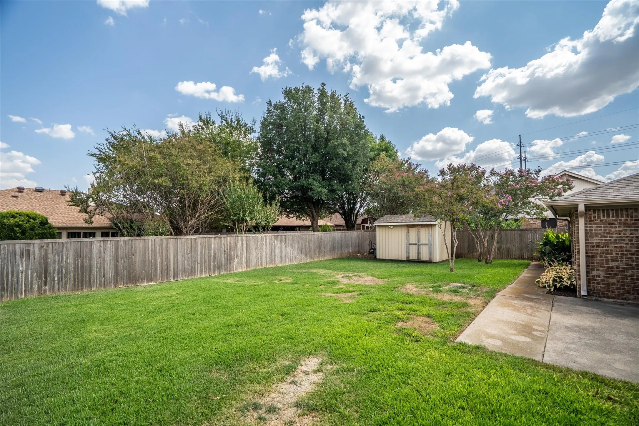 Single Family Residence For Sale in Tarrant County , 756 California, Keller, Texas 76248, 3 Bedroom, 2 Bathroom, 2 Garage spaces, 1,586 Sqft, built in 1985, mls#21381612, Real Estate Agent in Keller, Homes For Sale in Tarrant county, Homes For Sale in Keller, Realtor in Keller Texas, Real Estate Brokerage Independent Realty Texas, Luminita Cordes Realtor