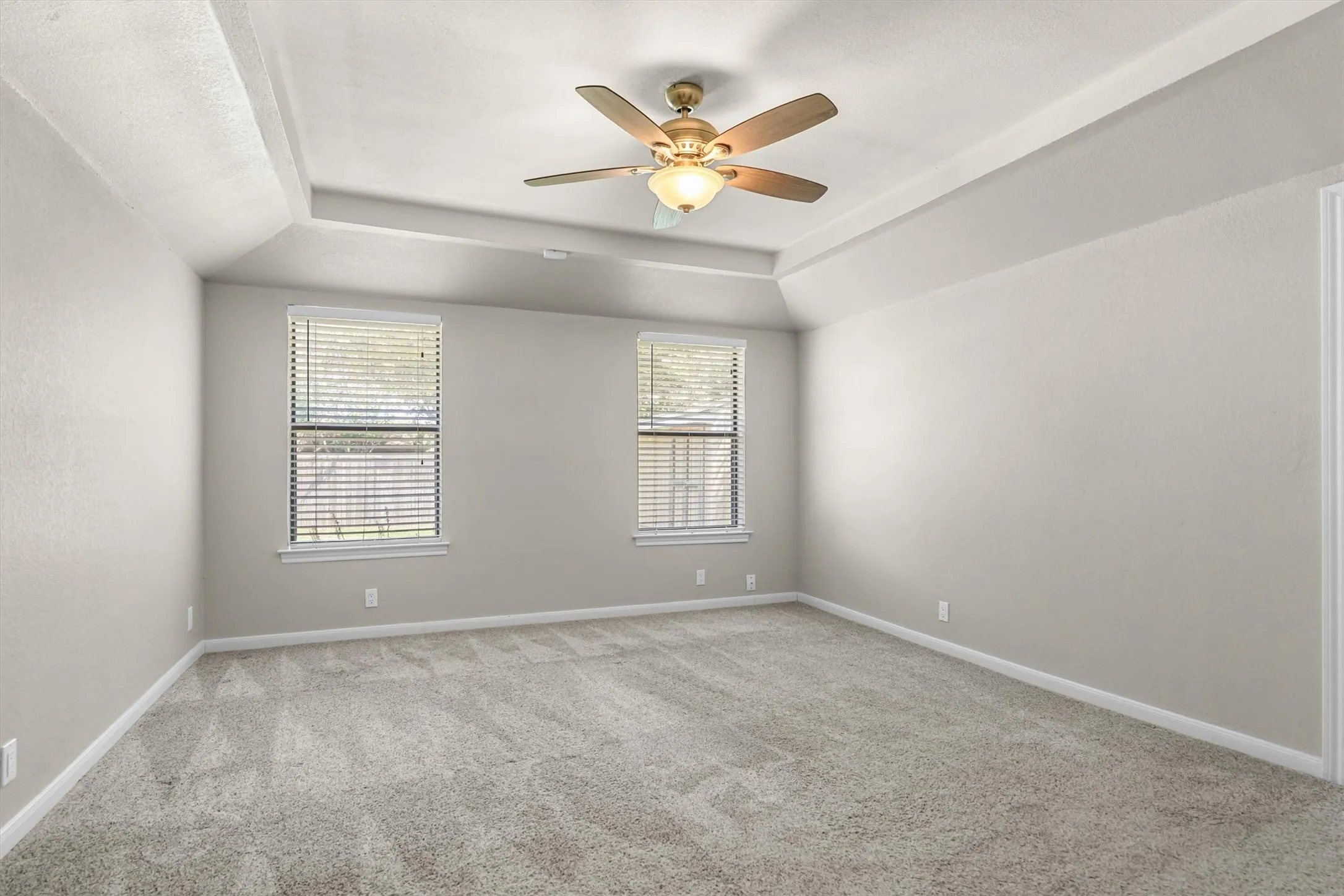 Single Family Residence For Sale in Tarrant County , 756 California, Keller, Texas 76248, 3 Bedroom, 2 Bathroom, 2 Garage spaces, 1,586 Sqft, built in 1985, mls#21381612, Real Estate Agent in Keller, Homes For Sale in Tarrant county, Homes For Sale in Keller, Realtor in Keller Texas, Real Estate Brokerage Independent Realty Texas, Luminita Cordes Realtor