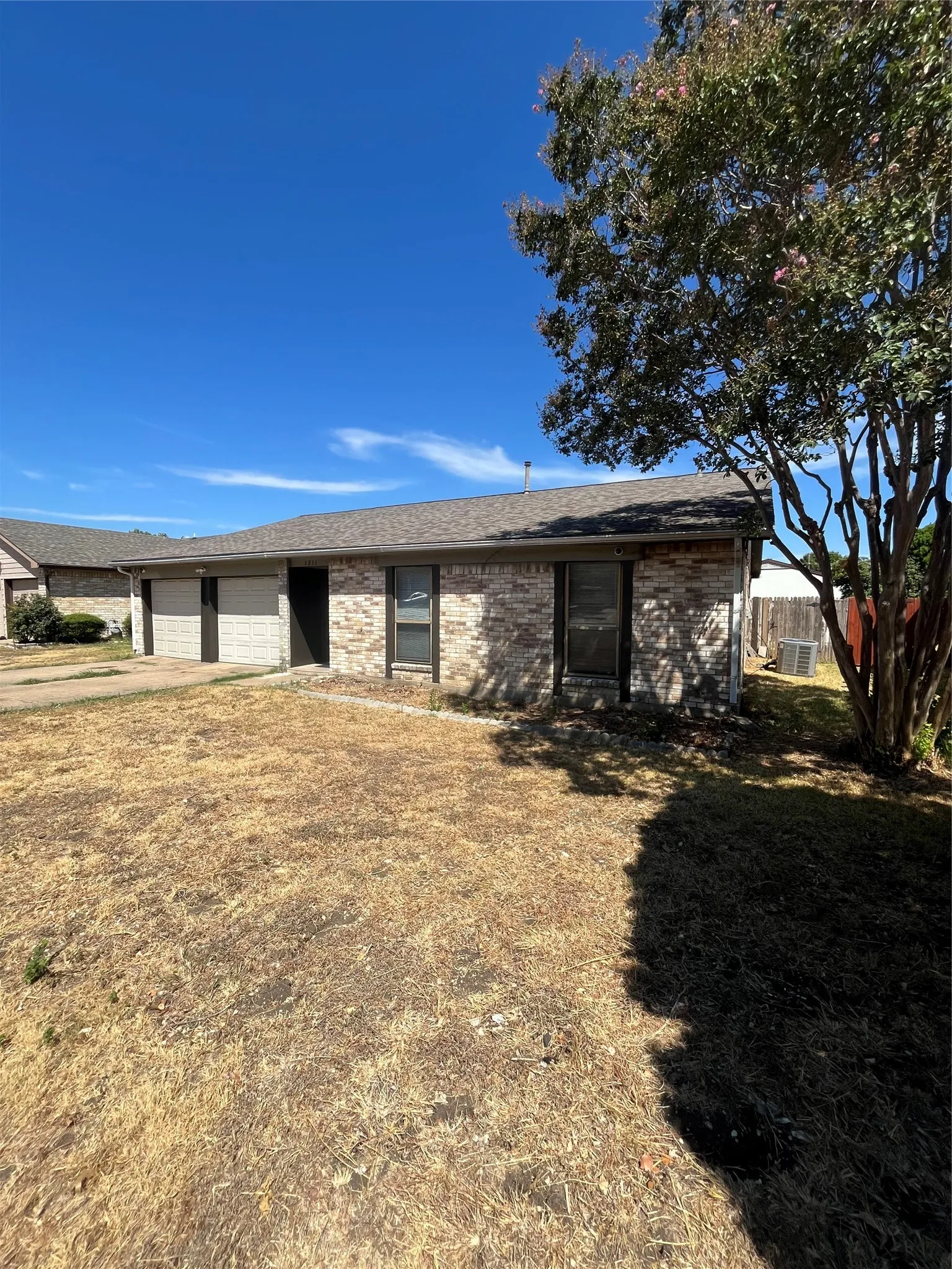Single Family Residence For Sale in Dallas County , 1211 Brush Creek Drive, Richardson, Texas 75081, 3 Bedroom, 2 Bathroom, 2 Garage spaces, 1,456 Sqft, built in 1979, mls#21383331, Real Estate Agent in Richardson, Homes For Sale in Dallas county, Homes For Sale in Richardson, Realtor in Richardson Texas, Real Estate Brokerage Independent Realty Texas, Luminita Cordes Realtor