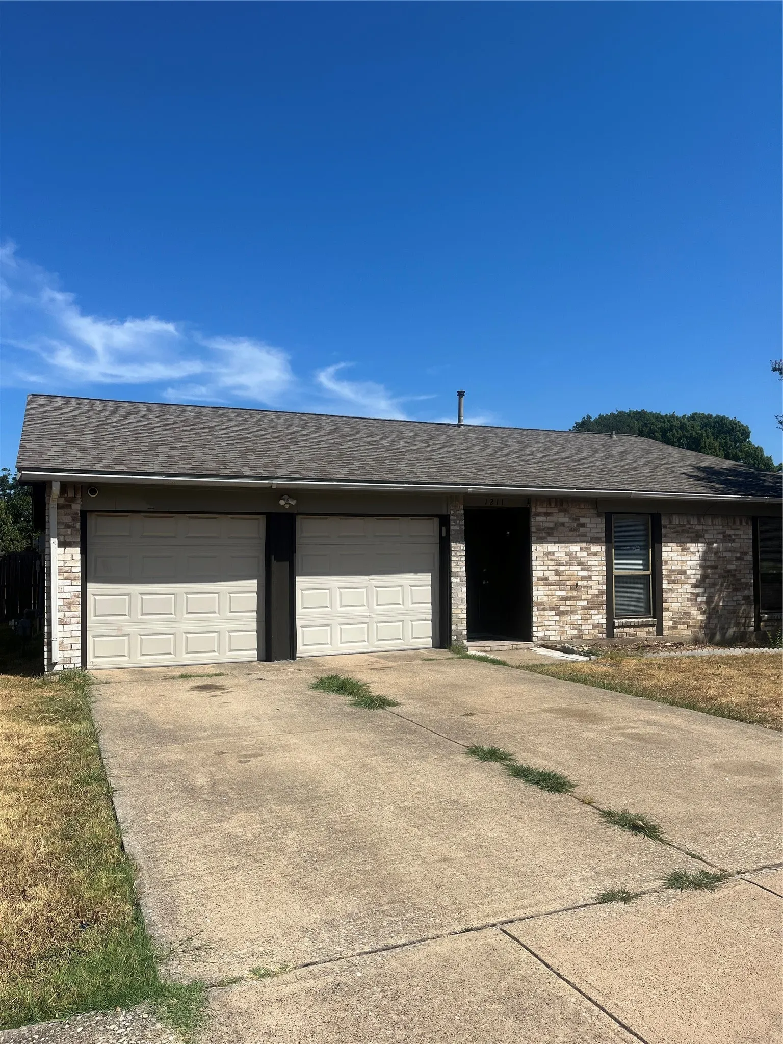 Single Family Residence For Sale in Dallas County , 1211 Brush Creek Drive, Richardson, Texas 75081, 3 Bedroom, 2 Bathroom, 2 Garage spaces, 1,456 Sqft, built in 1979, mls#21383331, Real Estate Agent in Richardson, Homes For Sale in Dallas county, Homes For Sale in Richardson, Realtor in Richardson Texas, Real Estate Brokerage Independent Realty Texas, Luminita Cordes Realtor