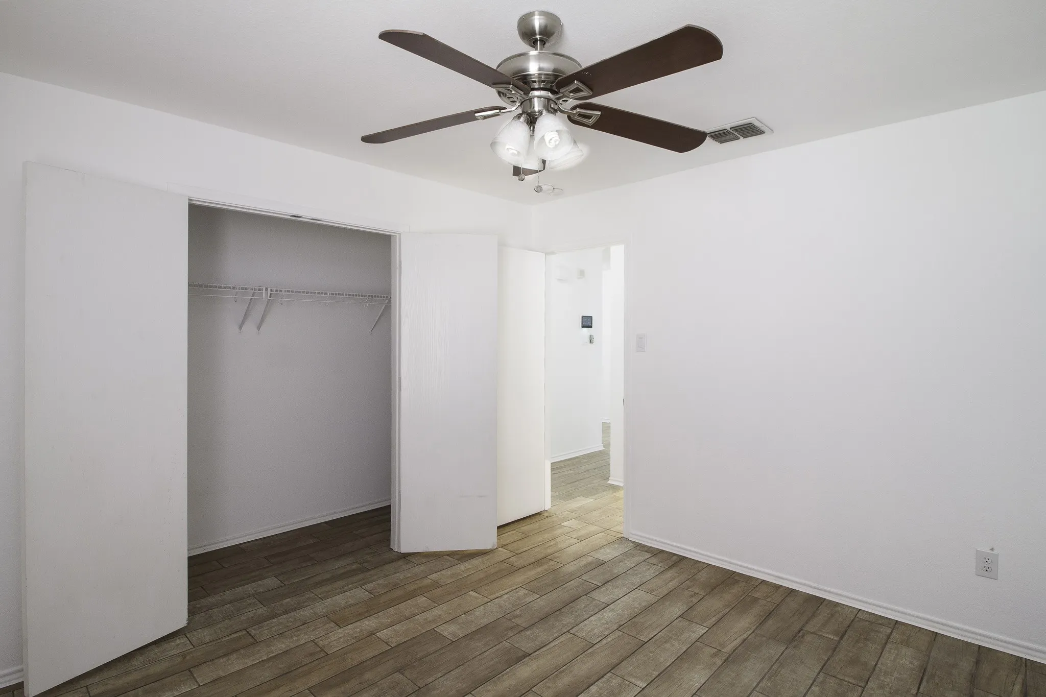Single Family Residence For Sale in Denton County , 16609 Windthorst Way, Fort Worth, Texas 76247, 3 Bedroom, 2 Bathroom, 2 Garage spaces, 1,647 Sqft, built in 2006, mls#21370049, Real Estate Agent in Fort Worth, Homes For Sale in Denton county, Homes For Sale in Fort Worth, Realtor in Fort Worth Texas, Real Estate Brokerage Independent Realty Texas, Luminita Cordes Realtor
