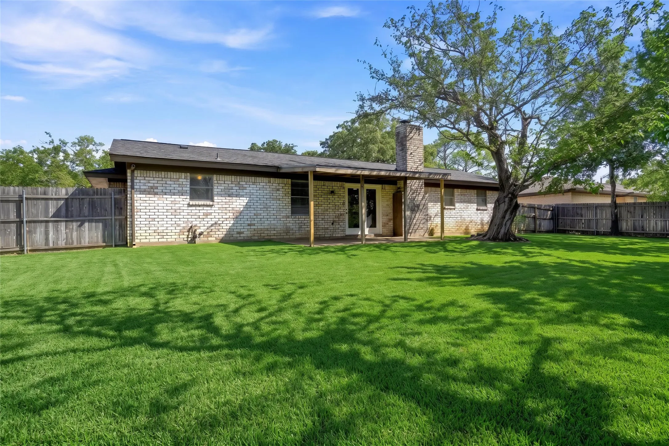 Single Family Residence For Sale in Tarrant County , 509 Hillside Road, Colleyville, Texas 76034, 3 Bedroom, 2 Bathroom, 2 Garage spaces, 1,600 Sqft, built in 1969, mls#21383280, Real Estate Agent in Colleyville, Homes For Sale in Tarrant county, Homes For Sale in Colleyville, Realtor in Colleyville Texas, Real Estate Brokerage Independent Realty Texas, Luminita Cordes Realtor