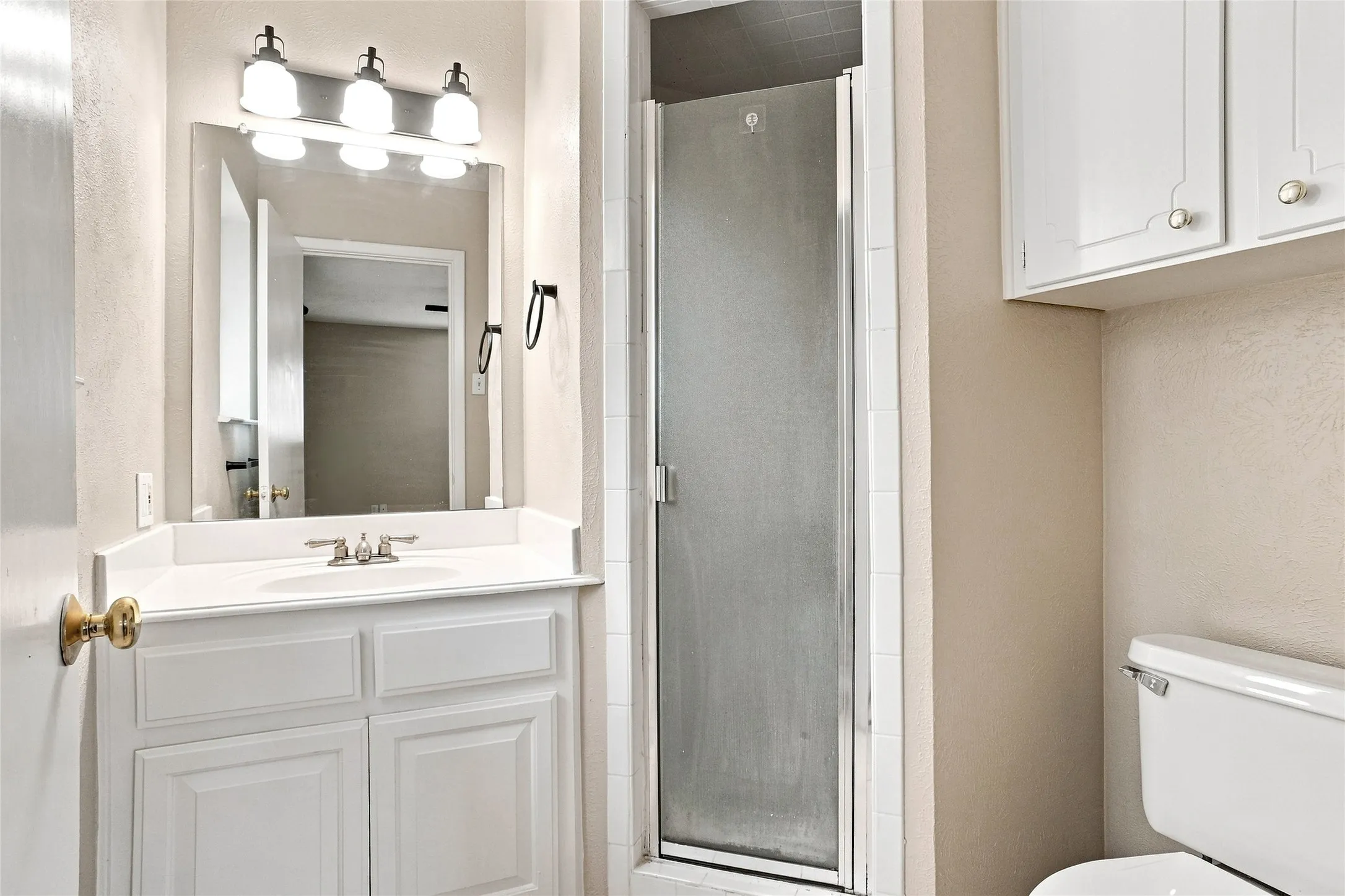 Master Bath.. shower only