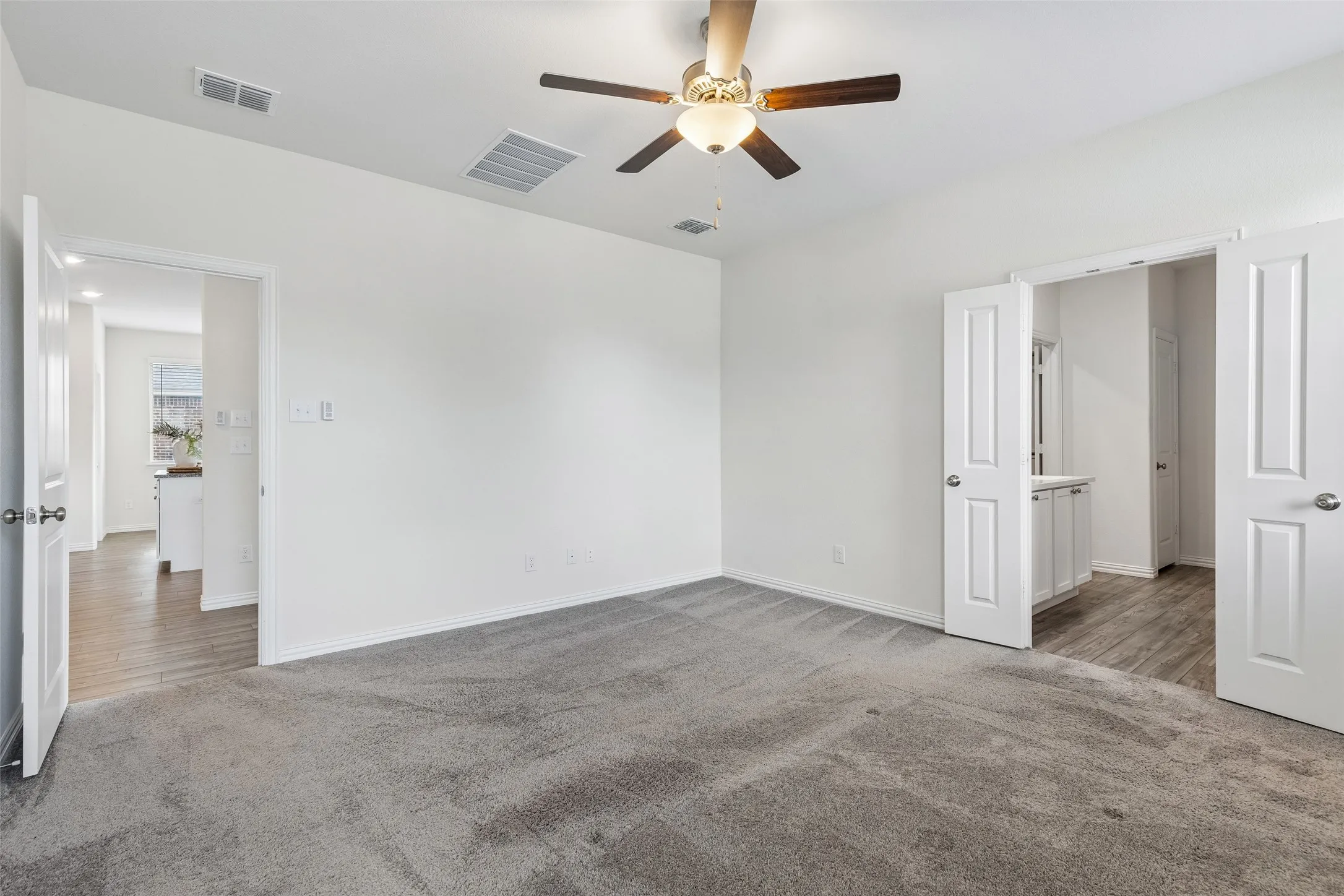 Single Family Residence For Sale in Denton County , 2000 Angus Drive, Little Elm, Texas 75068, 4 Bedroom, 2 Bathroom, 2 Garage spaces, 2,011 Sqft, built in 2020, mls#21383183, Real Estate Agent in Little Elm, Homes For Sale in Denton county, Homes For Sale in Little Elm, Realtor in Little Elm Texas, Real Estate Brokerage Independent Realty Texas, Luminita Cordes Realtor