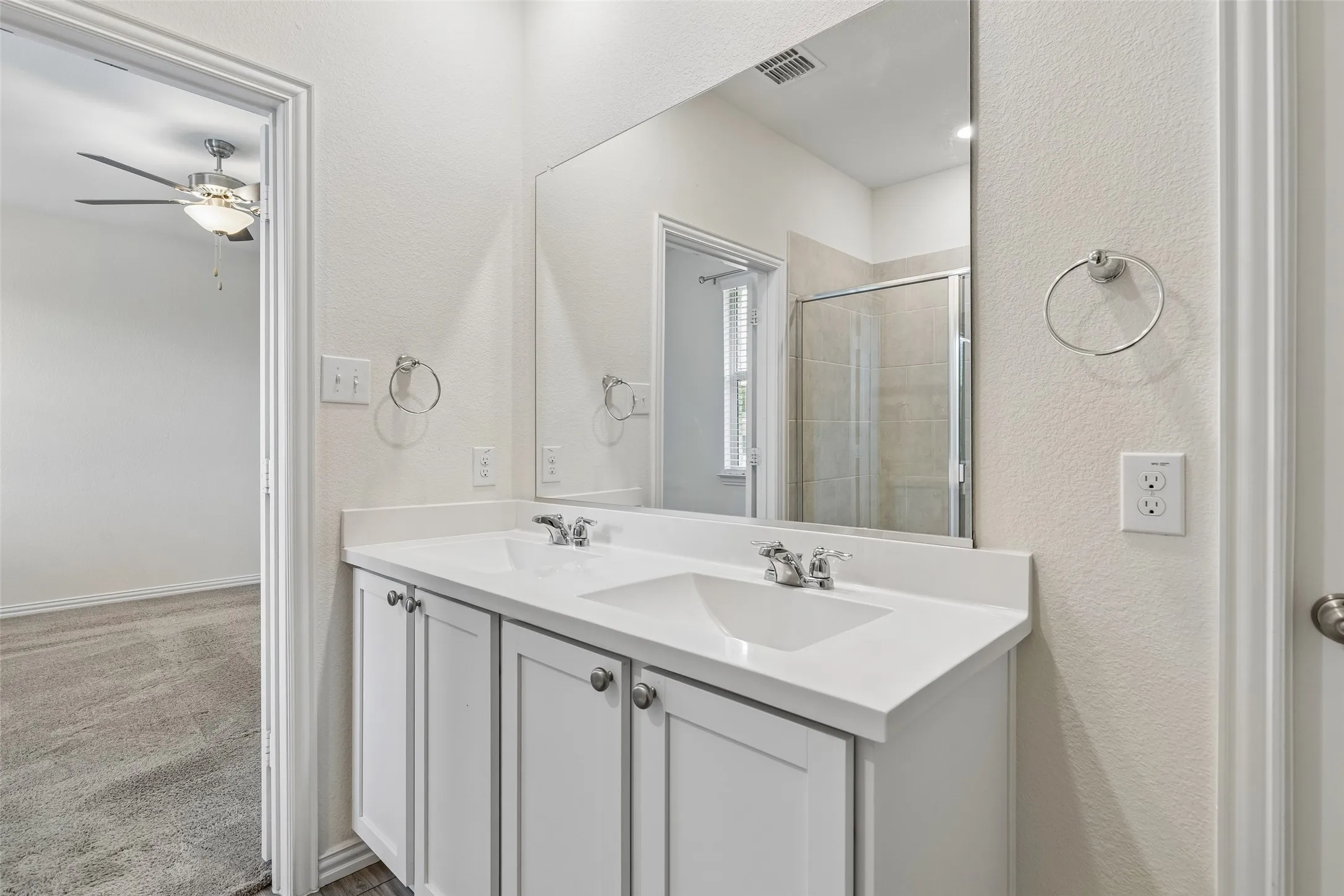 Single Family Residence For Sale in Denton County , 2000 Angus Drive, Little Elm, Texas 75068, 4 Bedroom, 2 Bathroom, 2 Garage spaces, 2,011 Sqft, built in 2020, mls#21383183, Real Estate Agent in Little Elm, Homes For Sale in Denton county, Homes For Sale in Little Elm, Realtor in Little Elm Texas, Real Estate Brokerage Independent Realty Texas, Luminita Cordes Realtor