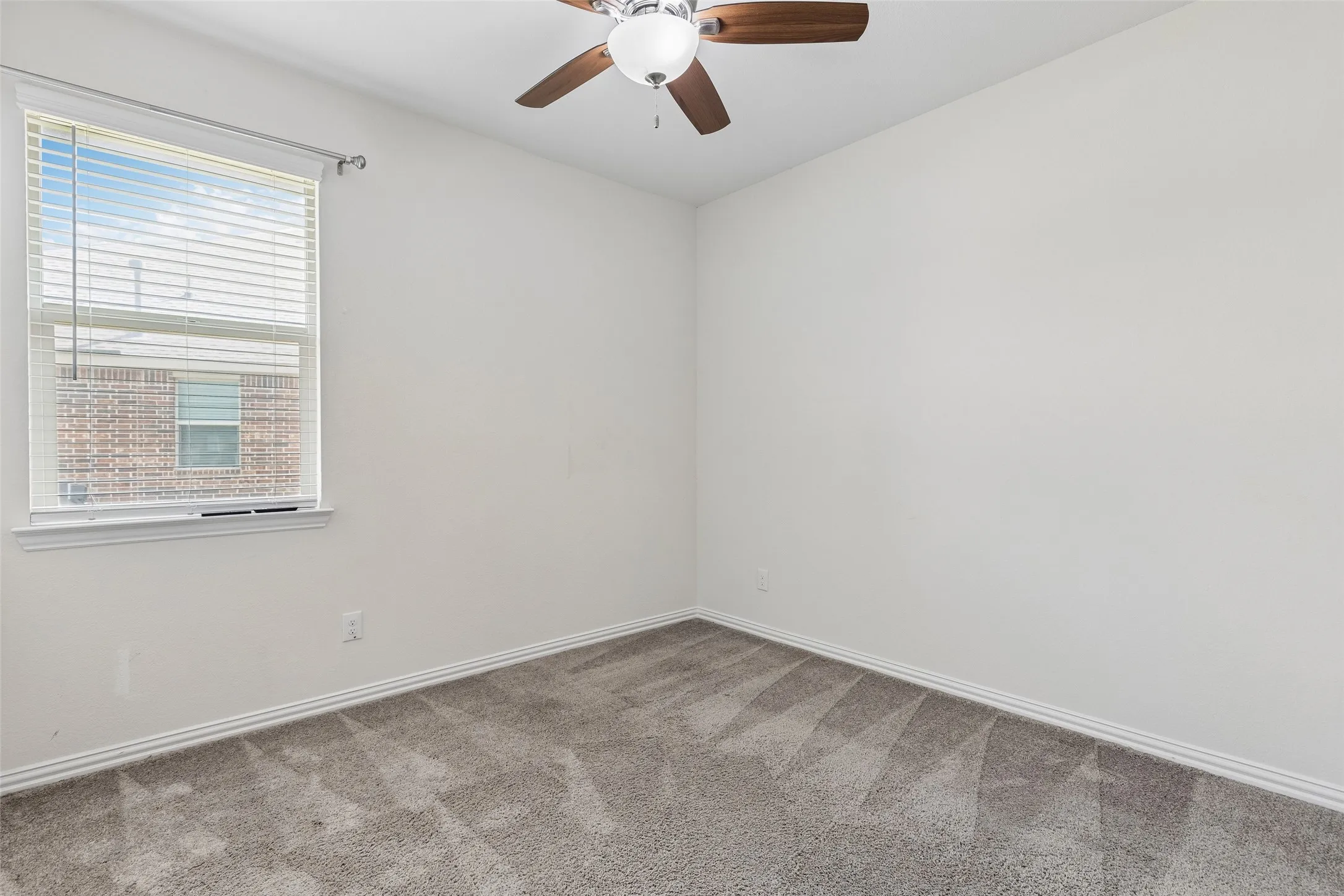 Single Family Residence For Sale in Denton County , 2000 Angus Drive, Little Elm, Texas 75068, 4 Bedroom, 2 Bathroom, 2 Garage spaces, 2,011 Sqft, built in 2020, mls#21383183, Real Estate Agent in Little Elm, Homes For Sale in Denton county, Homes For Sale in Little Elm, Realtor in Little Elm Texas, Real Estate Brokerage Independent Realty Texas, Luminita Cordes Realtor
