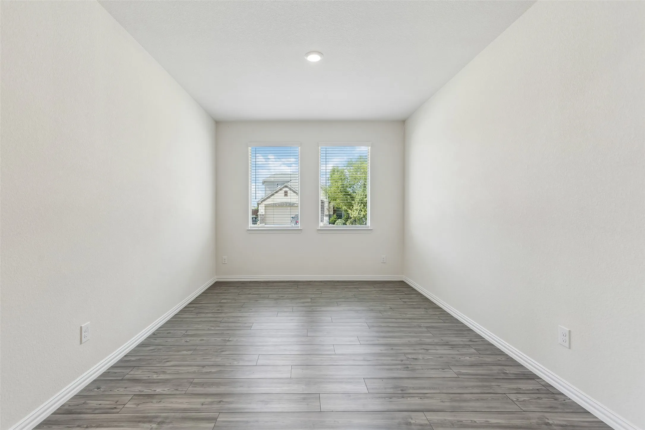 Single Family Residence For Sale in Denton County , 2000 Angus Drive, Little Elm, Texas 75068, 4 Bedroom, 2 Bathroom, 2 Garage spaces, 2,011 Sqft, built in 2020, mls#21383183, Real Estate Agent in Little Elm, Homes For Sale in Denton county, Homes For Sale in Little Elm, Realtor in Little Elm Texas, Real Estate Brokerage Independent Realty Texas, Luminita Cordes Realtor