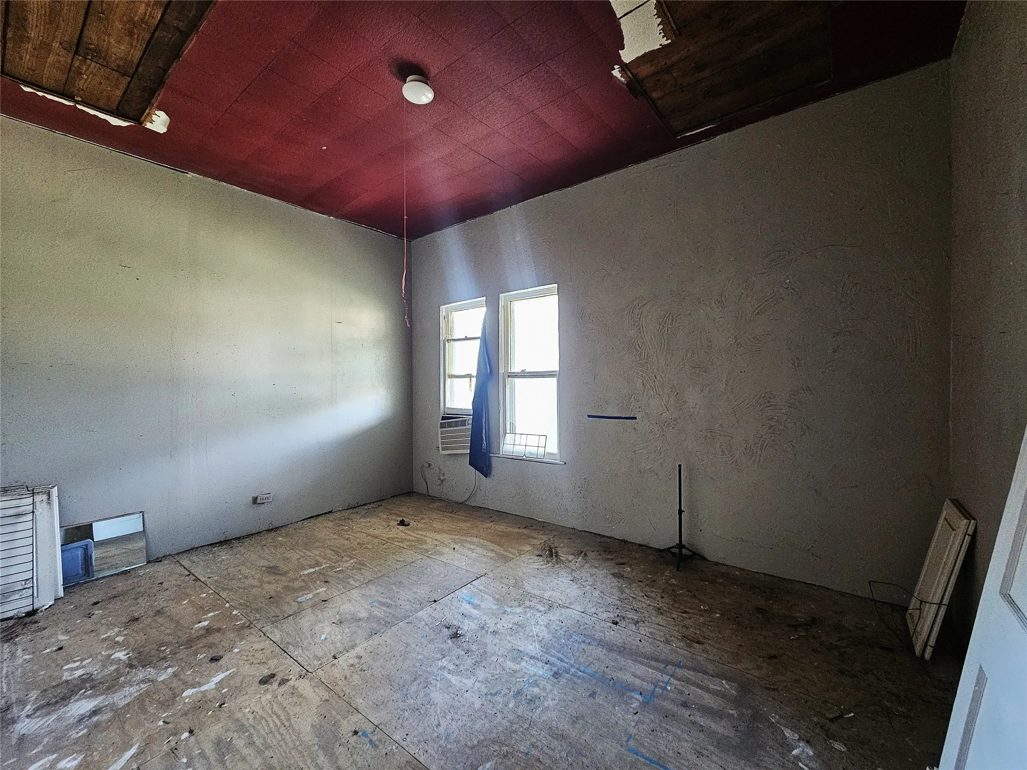 Single Family Residence For Sale in Limestone County , 402 E State Street, Groesbeck, Texas 76642, 3 Bedroom, 2 Bathroom, Garage spaces, 1,812 Sqft, built in 0, mls#21383081, Real Estate Agent in Groesbeck, Homes For Sale in Limestone county, Homes For Sale in Groesbeck, Realtor in Groesbeck Texas, Real Estate Brokerage Independent Realty Texas, Luminita Cordes Realtor