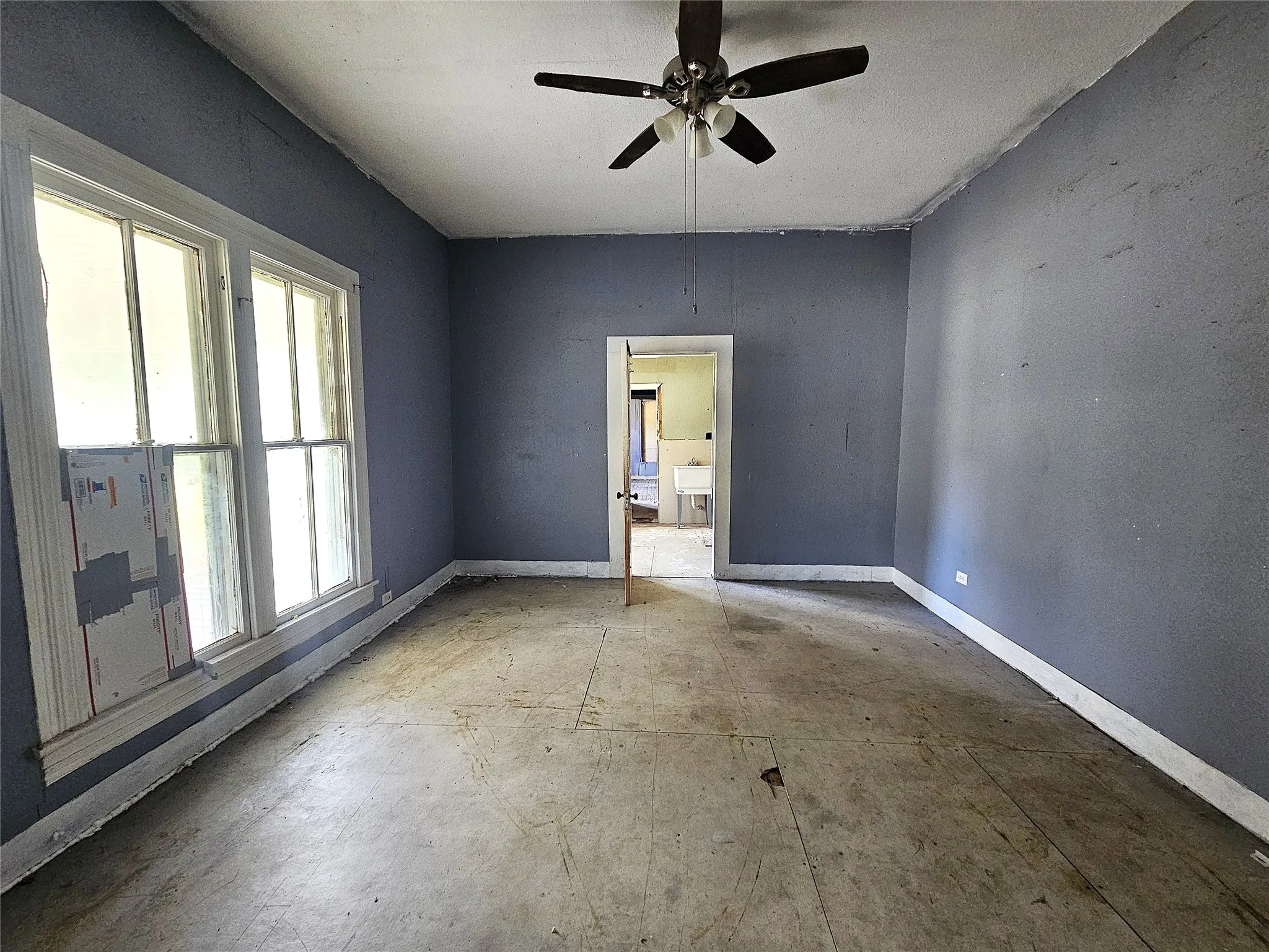 Single Family Residence For Sale in Limestone County , 402 E State Street, Groesbeck, Texas 76642, 3 Bedroom, 2 Bathroom, Garage spaces, 1,812 Sqft, built in 0, mls#21383081, Real Estate Agent in Groesbeck, Homes For Sale in Limestone county, Homes For Sale in Groesbeck, Realtor in Groesbeck Texas, Real Estate Brokerage Independent Realty Texas, Luminita Cordes Realtor