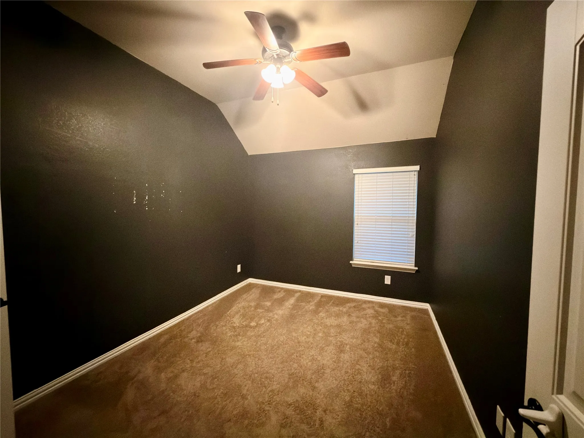 Single Family Residence For Rent in Tarrant County , 7421 Innisbrook Lane, Fort Worth, Texas 76179, 4 Bedroom, 2 Bathroom, 2 Garage spaces, 2,073 Sqft, built in 2015, mls#21383341, Real Estate Agent in Fort Worth, Homes For Rent in Tarrant county, Homes For Rent in Fort Worth, Realtor in Fort Worth Texas, Real Estate Brokerage Independent Realty Texas, Luminita Cordes Realtor