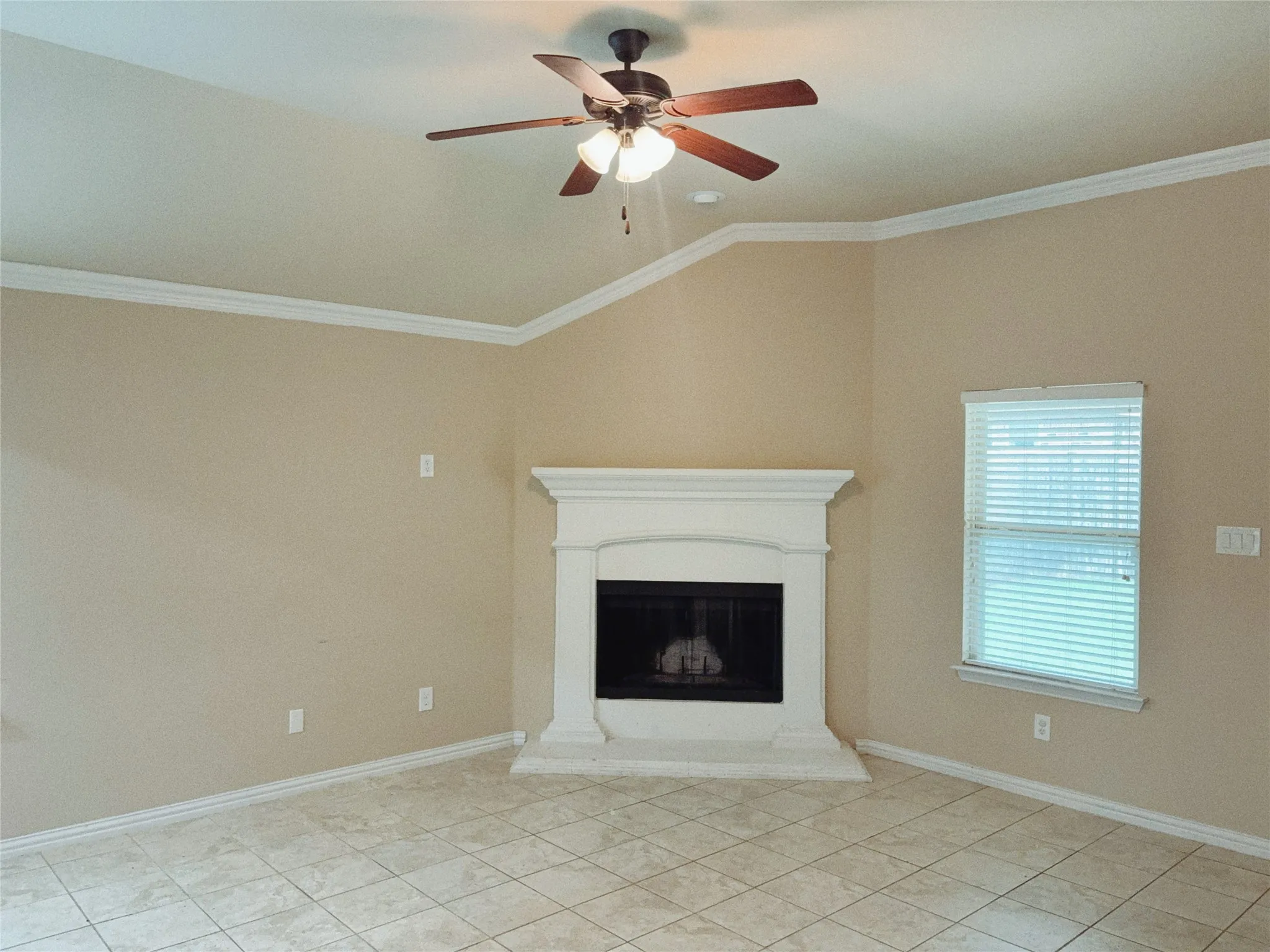 Single Family Residence For Rent in Tarrant County , 7421 Innisbrook Lane, Fort Worth, Texas 76179, 4 Bedroom, 2 Bathroom, 2 Garage spaces, 2,073 Sqft, built in 2015, mls#21383341, Real Estate Agent in Fort Worth, Homes For Rent in Tarrant county, Homes For Rent in Fort Worth, Realtor in Fort Worth Texas, Real Estate Brokerage Independent Realty Texas, Luminita Cordes Realtor