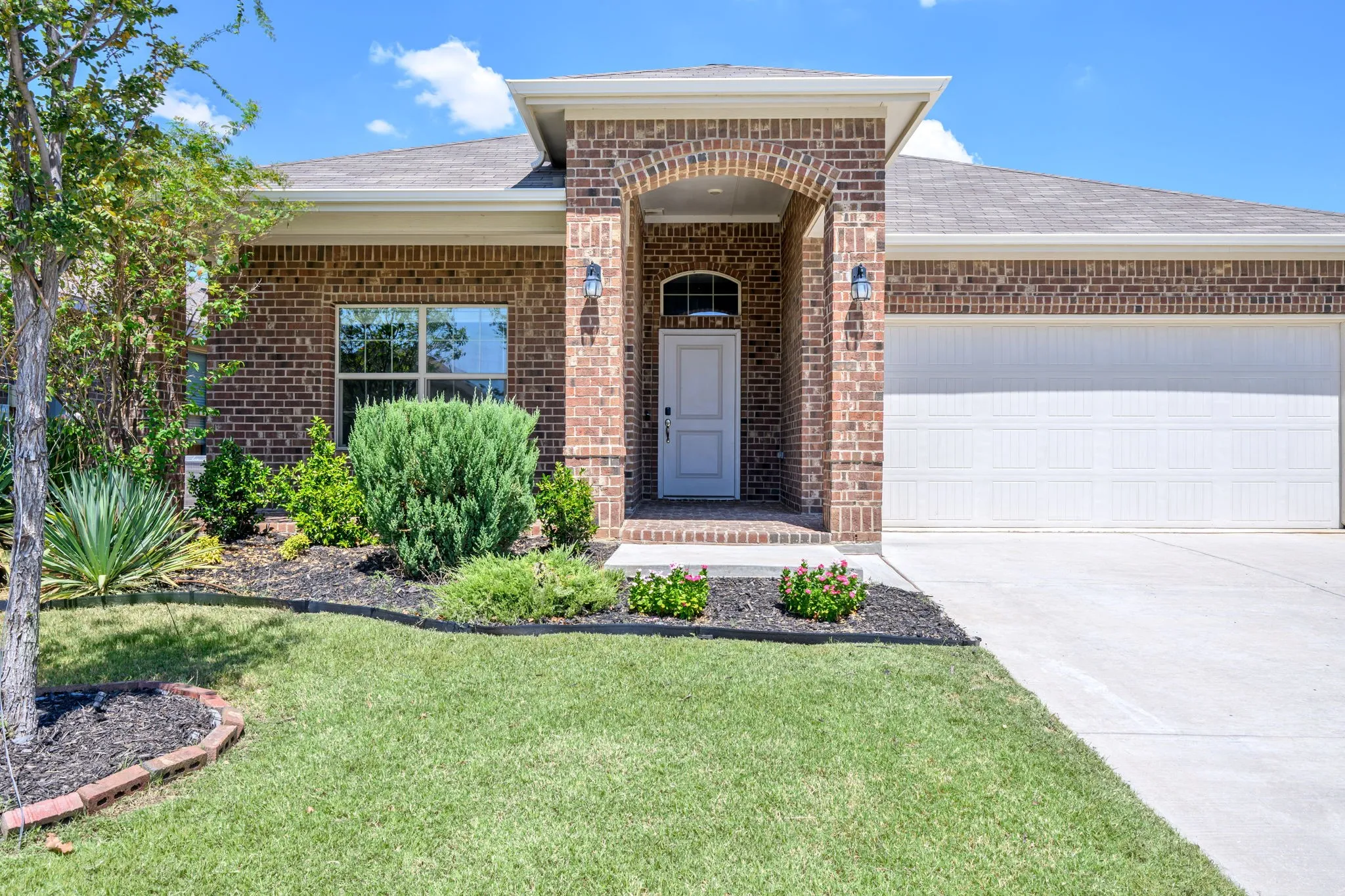 Single Family Residence For Rent in Denton County , 841 Blackhorse Trail, Fort Worth, Texas 76247, 4 Bedroom, 2 Bathroom, 2 Garage spaces, 1,849 Sqft, built in 2021, mls#21383332, Real Estate Agent in Fort Worth, Homes For Rent in Denton county, Homes For Rent in Fort Worth, Realtor in Fort Worth Texas, Real Estate Brokerage Independent Realty Texas, Luminita Cordes Realtor