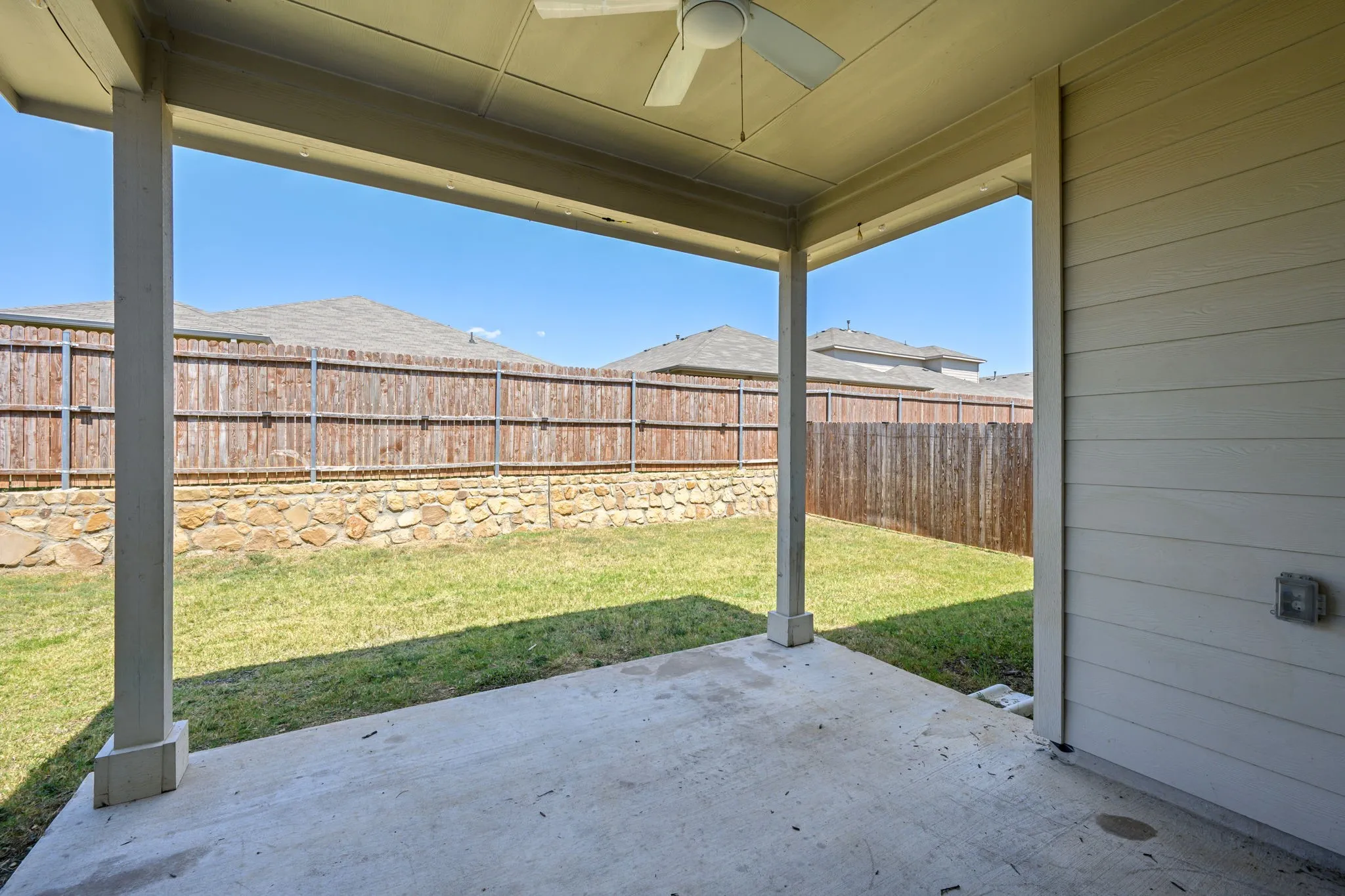 Single Family Residence For Rent in Denton County , 841 Blackhorse Trail, Fort Worth, Texas 76247, 4 Bedroom, 2 Bathroom, 2 Garage spaces, 1,849 Sqft, built in 2021, mls#21383332, Real Estate Agent in Fort Worth, Homes For Rent in Denton county, Homes For Rent in Fort Worth, Realtor in Fort Worth Texas, Real Estate Brokerage Independent Realty Texas, Luminita Cordes Realtor