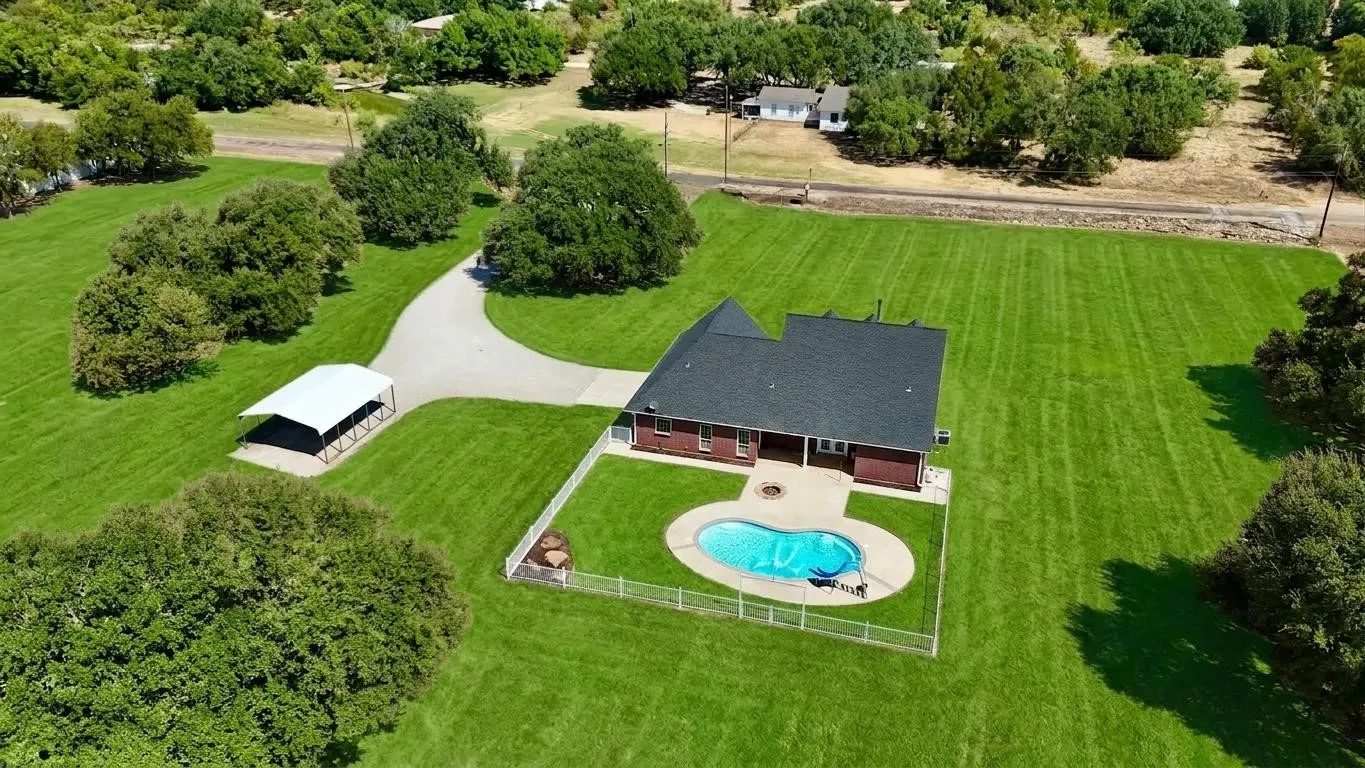 Single Family Residence For Sale in Brown County , 3519 A Longhorn Lane, Brownwood, Texas 76801, 3 Bedroom, 2 Bathroom, 2 Garage spaces, 1,534 Sqft, built in 2011, mls#21383346, Real Estate Agent in Brownwood, Homes For Sale in Brown county, Homes For Sale in Brownwood, Realtor in Brownwood Texas, Real Estate Brokerage Independent Realty Texas, Luminita Cordes Realtor