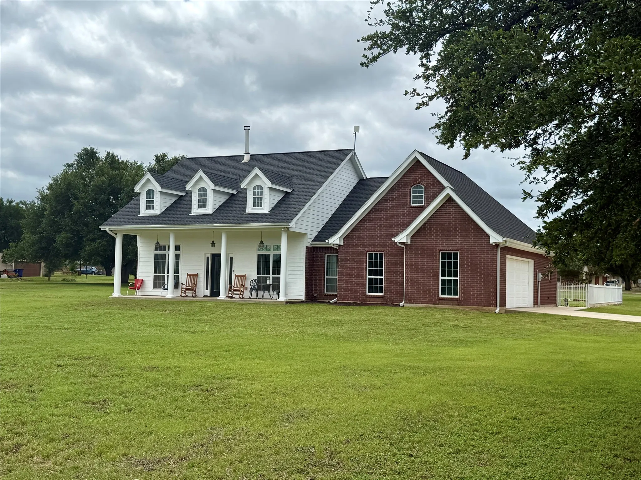 Single Family Residence For Sale in Brown County , 3519 A Longhorn Lane, Brownwood, Texas 76801, 3 Bedroom, 2 Bathroom, 2 Garage spaces, 1,534 Sqft, built in 2011, mls#21383346, Real Estate Agent in Brownwood, Homes For Sale in Brown county, Homes For Sale in Brownwood, Realtor in Brownwood Texas, Real Estate Brokerage Independent Realty Texas, Luminita Cordes Realtor