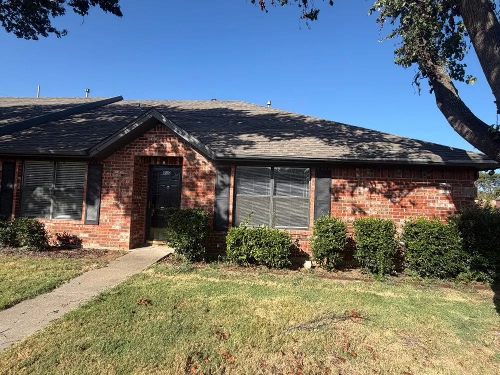 Townhouse For Rent in Parker County , 910 Austin, Weatherford, Texas 76086, 2 Bedroom, 2 Bathroom, 2 Garage spaces, 1,200 Sqft, built in 2001, mls#21383348, Real Estate Agent in Weatherford, Homes For Rent in Parker county, Homes For Rent in Weatherford, Realtor in Weatherford Texas, Real Estate Brokerage Independent Realty Texas, Luminita Cordes Realtor