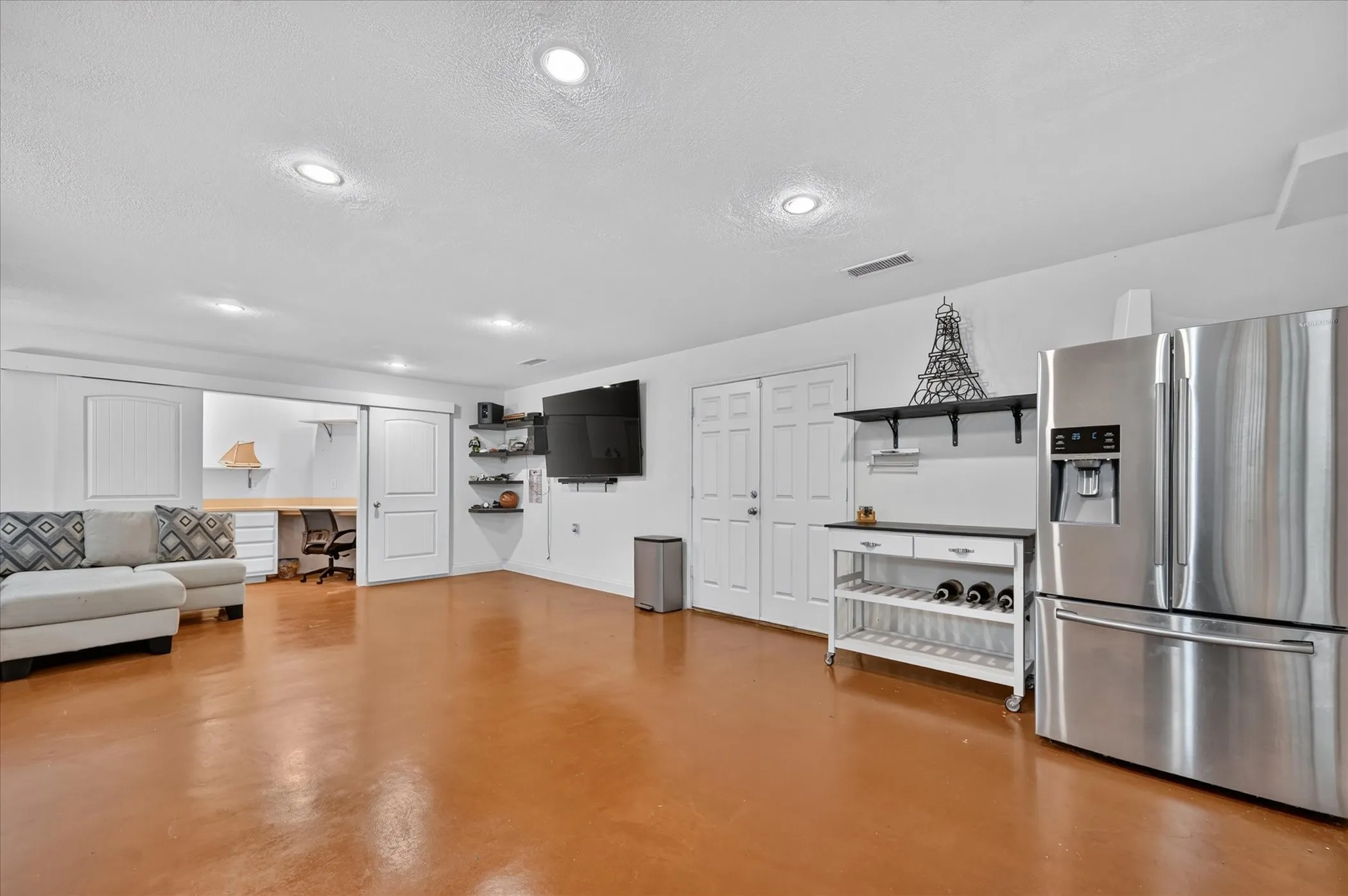 Single Family Residence For Sale in Tarrant County , 7624 Skylake Drive, Fort Worth, Texas 76179, 3 Bedroom, 3 Bathroom, 2 Garage spaces, 3,123 Sqft, built in 1985, mls#21382366, Real Estate Agent in Fort Worth, Homes For Sale in Tarrant county, Homes For Sale in Fort Worth, Realtor in Fort Worth Texas, Real Estate Brokerage Independent Realty Texas, Luminita Cordes Realtor