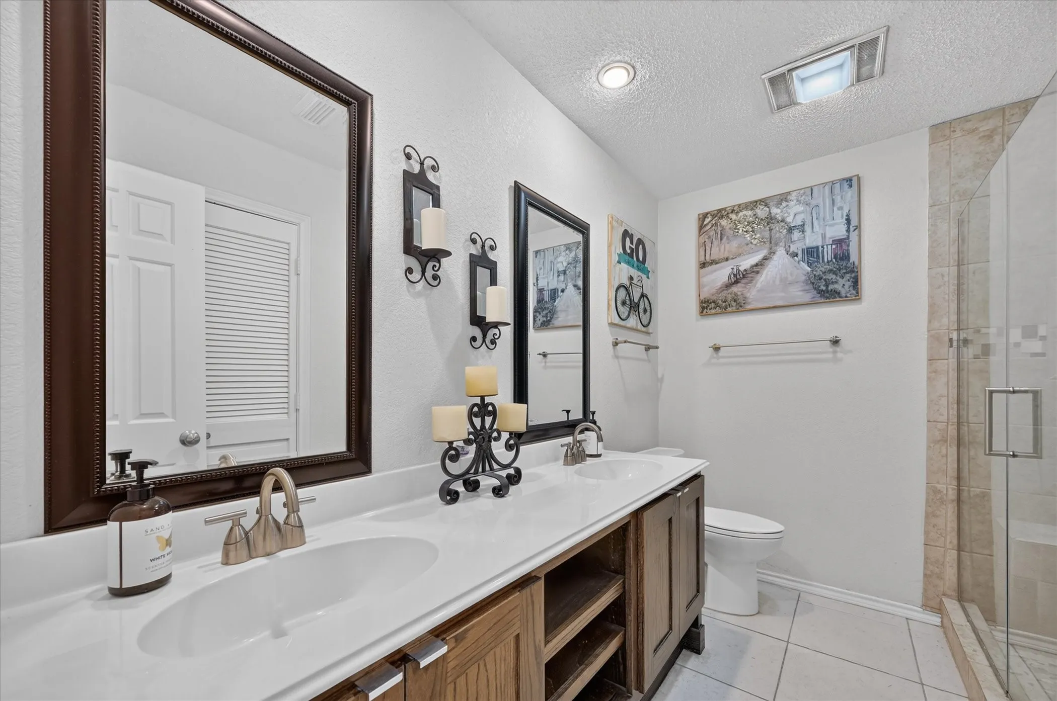 Single Family Residence For Sale in Tarrant County , 7624 Skylake Drive, Fort Worth, Texas 76179, 3 Bedroom, 3 Bathroom, 2 Garage spaces, 3,123 Sqft, built in 1985, mls#21382366, Real Estate Agent in Fort Worth, Homes For Sale in Tarrant county, Homes For Sale in Fort Worth, Realtor in Fort Worth Texas, Real Estate Brokerage Independent Realty Texas, Luminita Cordes Realtor