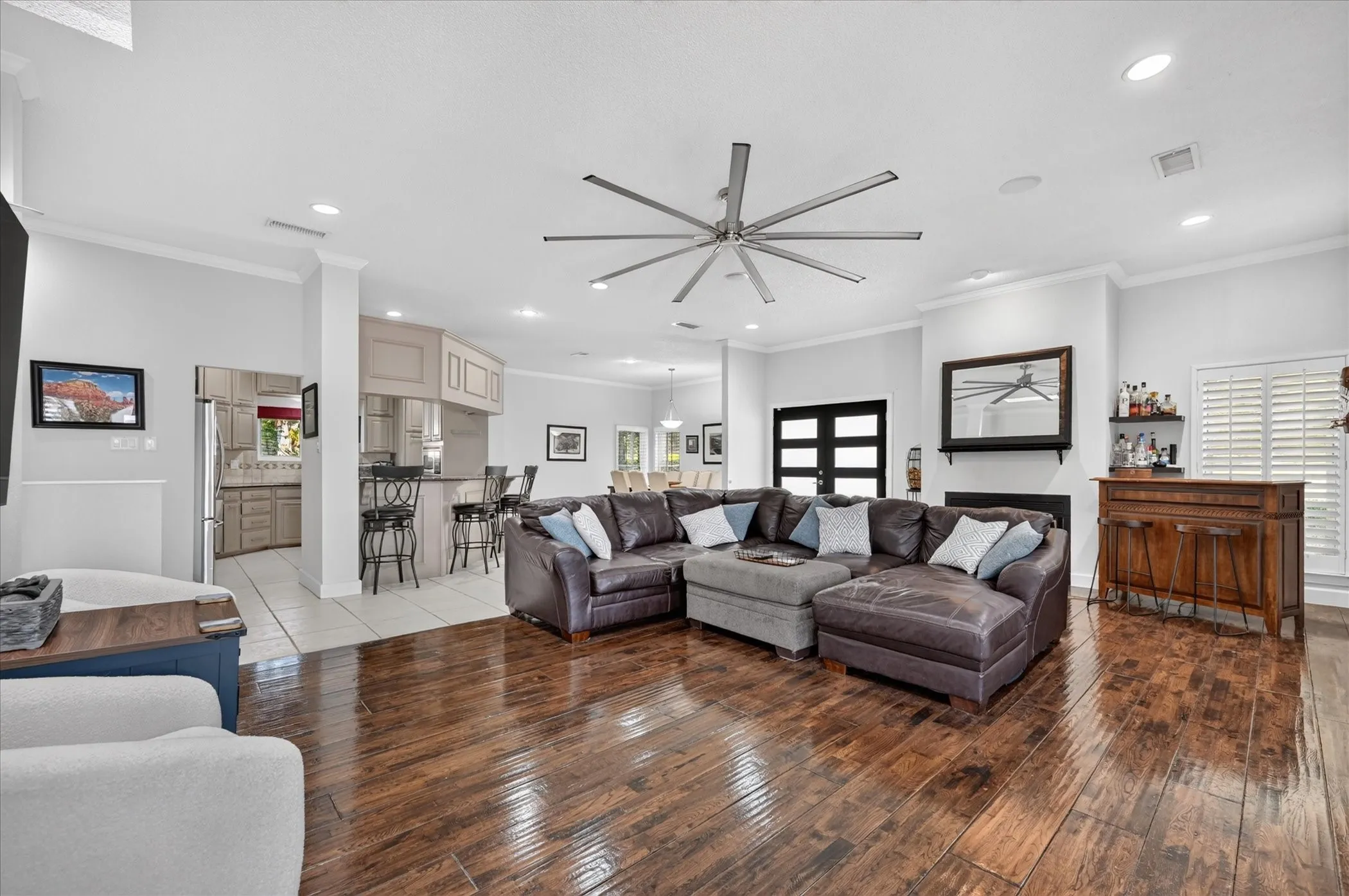 Single Family Residence For Sale in Tarrant County , 7624 Skylake Drive, Fort Worth, Texas 76179, 3 Bedroom, 3 Bathroom, 2 Garage spaces, 3,123 Sqft, built in 1985, mls#21382366, Real Estate Agent in Fort Worth, Homes For Sale in Tarrant county, Homes For Sale in Fort Worth, Realtor in Fort Worth Texas, Real Estate Brokerage Independent Realty Texas, Luminita Cordes Realtor