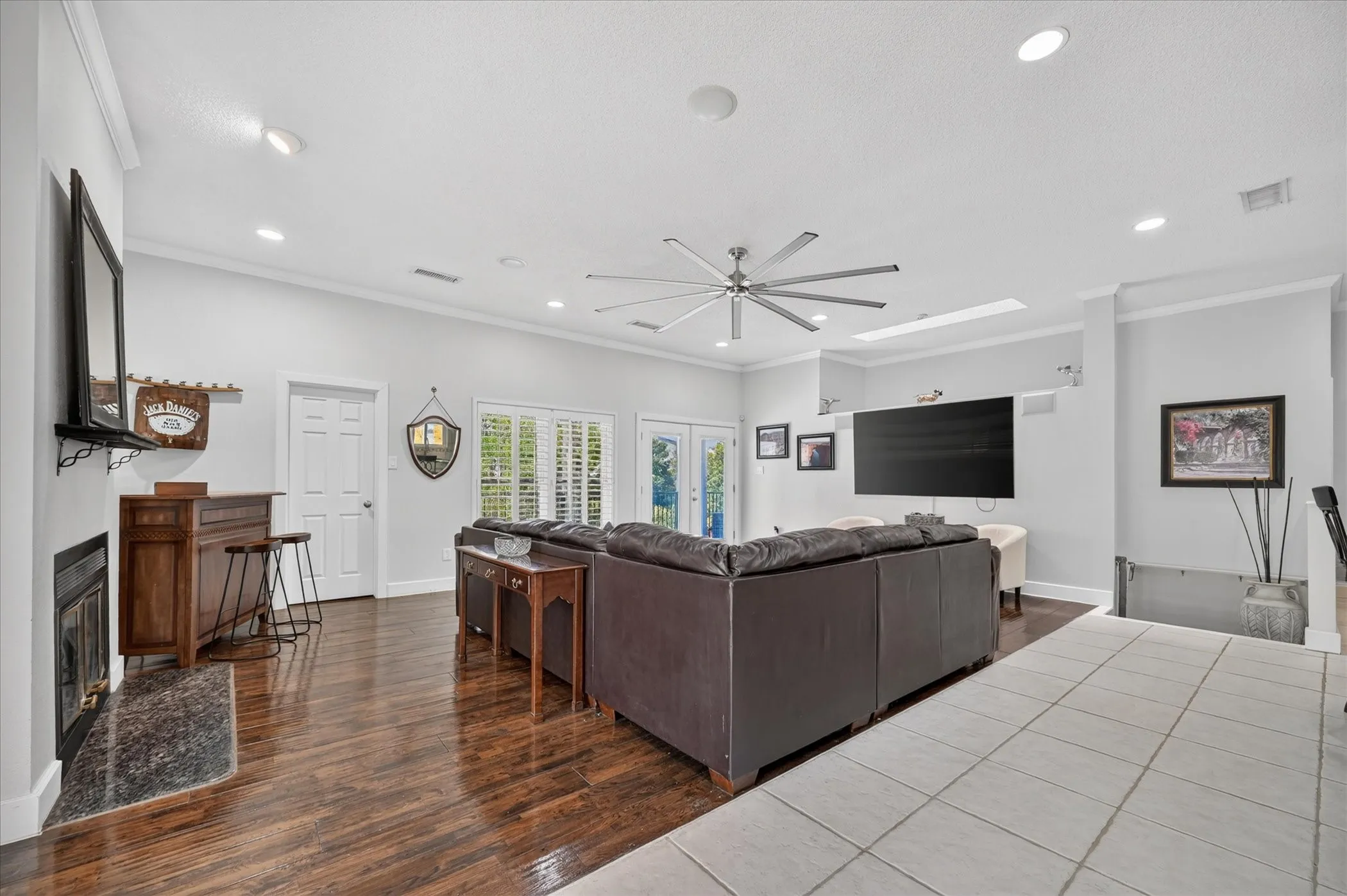 Single Family Residence For Sale in Tarrant County , 7624 Skylake Drive, Fort Worth, Texas 76179, 3 Bedroom, 3 Bathroom, 2 Garage spaces, 3,123 Sqft, built in 1985, mls#21382366, Real Estate Agent in Fort Worth, Homes For Sale in Tarrant county, Homes For Sale in Fort Worth, Realtor in Fort Worth Texas, Real Estate Brokerage Independent Realty Texas, Luminita Cordes Realtor