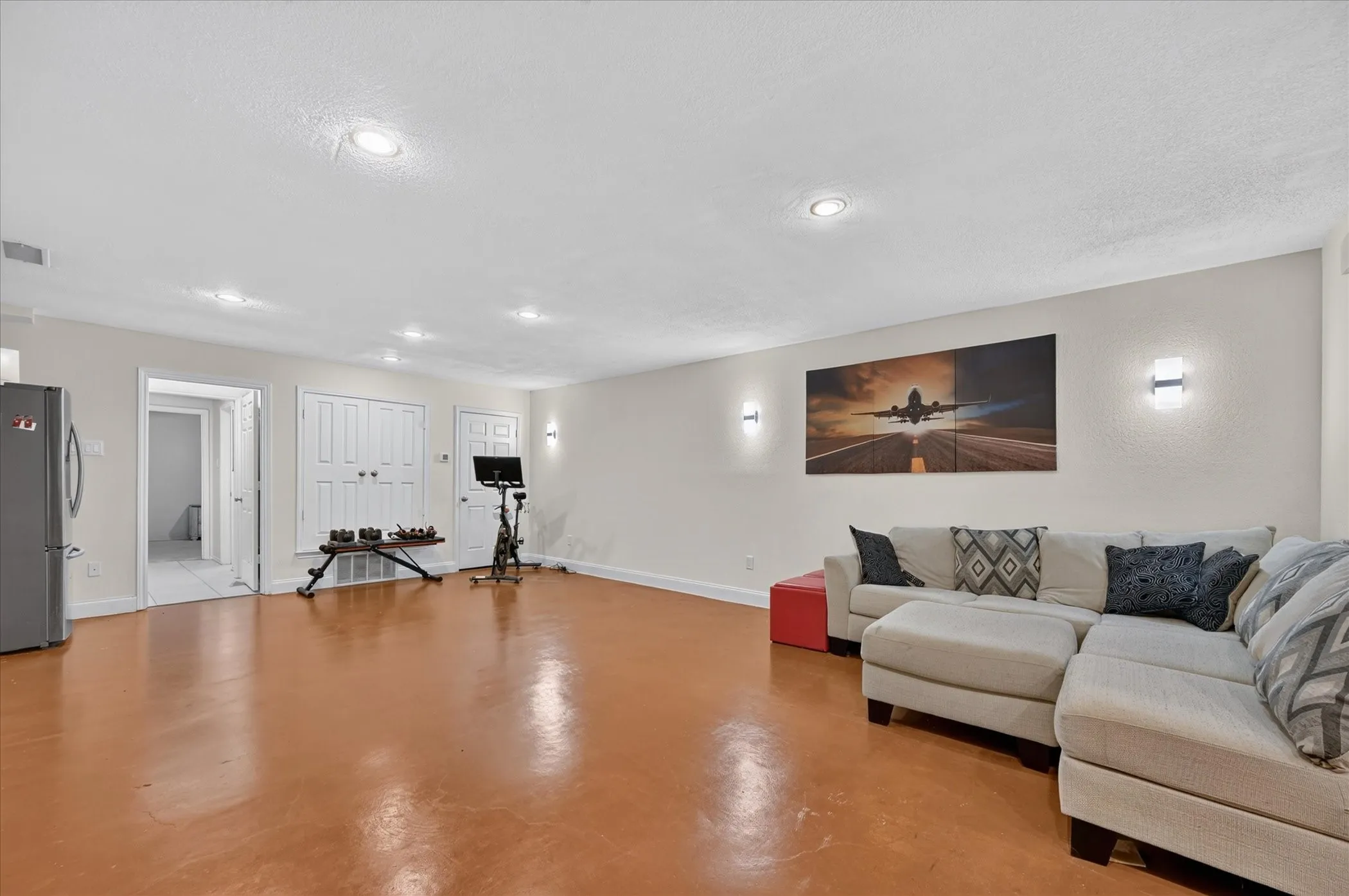 Single Family Residence For Sale in Tarrant County , 7624 Skylake Drive, Fort Worth, Texas 76179, 3 Bedroom, 3 Bathroom, 2 Garage spaces, 3,123 Sqft, built in 1985, mls#21382366, Real Estate Agent in Fort Worth, Homes For Sale in Tarrant county, Homes For Sale in Fort Worth, Realtor in Fort Worth Texas, Real Estate Brokerage Independent Realty Texas, Luminita Cordes Realtor