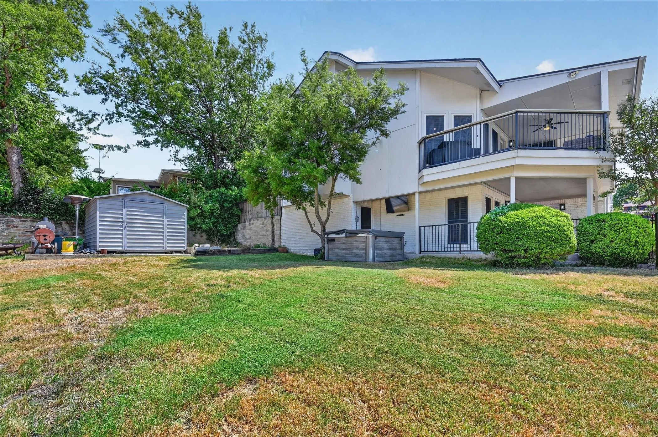 Single Family Residence For Sale in Tarrant County , 7624 Skylake Drive, Fort Worth, Texas 76179, 3 Bedroom, 3 Bathroom, 2 Garage spaces, 3,123 Sqft, built in 1985, mls#21382366, Real Estate Agent in Fort Worth, Homes For Sale in Tarrant county, Homes For Sale in Fort Worth, Realtor in Fort Worth Texas, Real Estate Brokerage Independent Realty Texas, Luminita Cordes Realtor